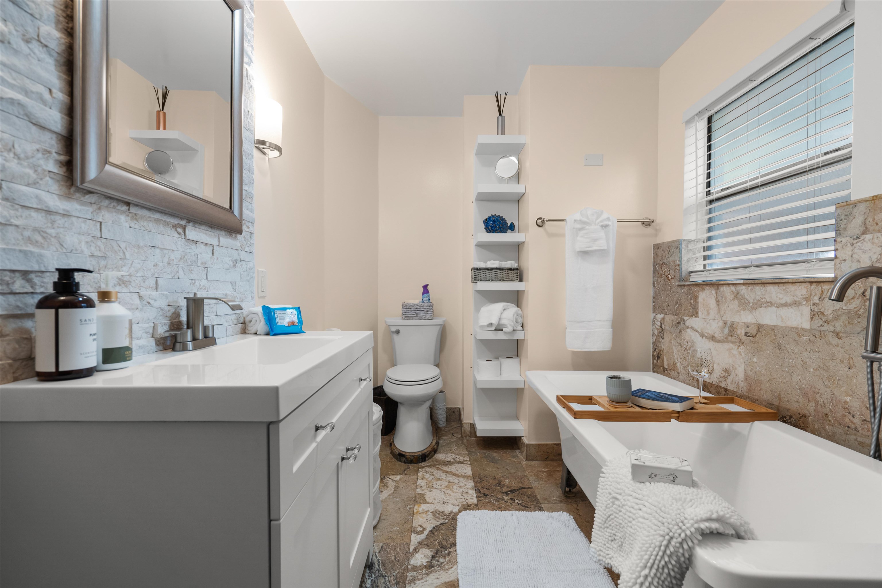 Image 31 of 44 For 28 Arenta St