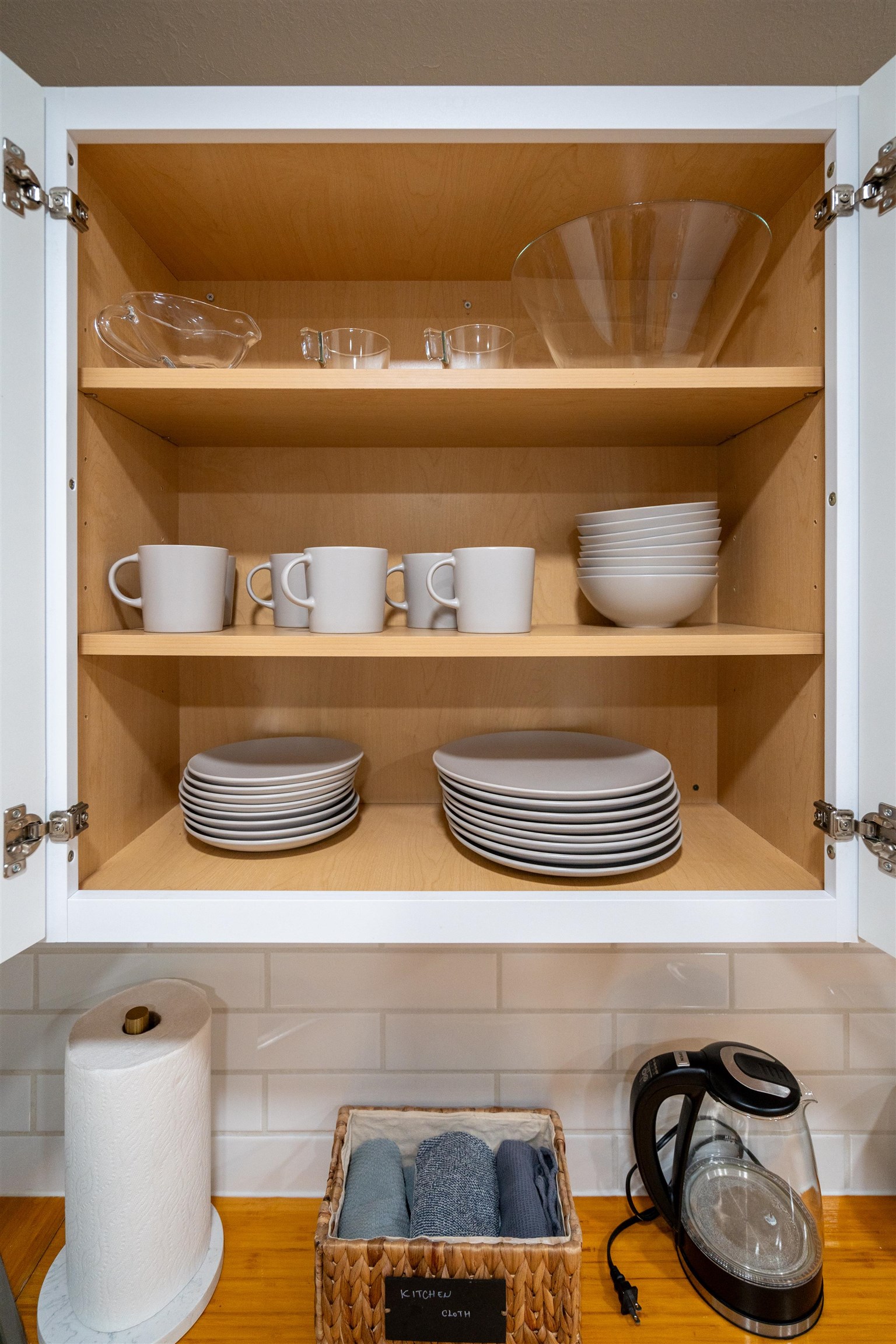 Image 35 of 44 For 28 Arenta St