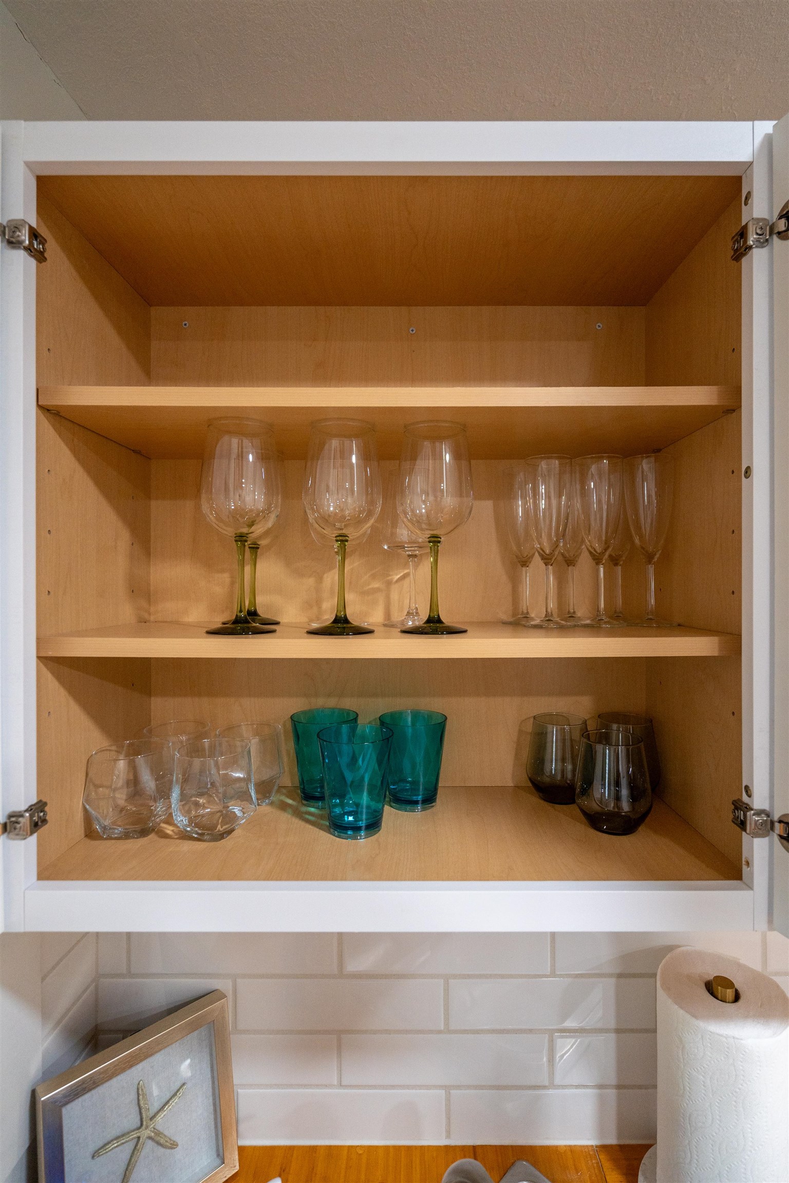 Image 36 of 44 For 28 Arenta St