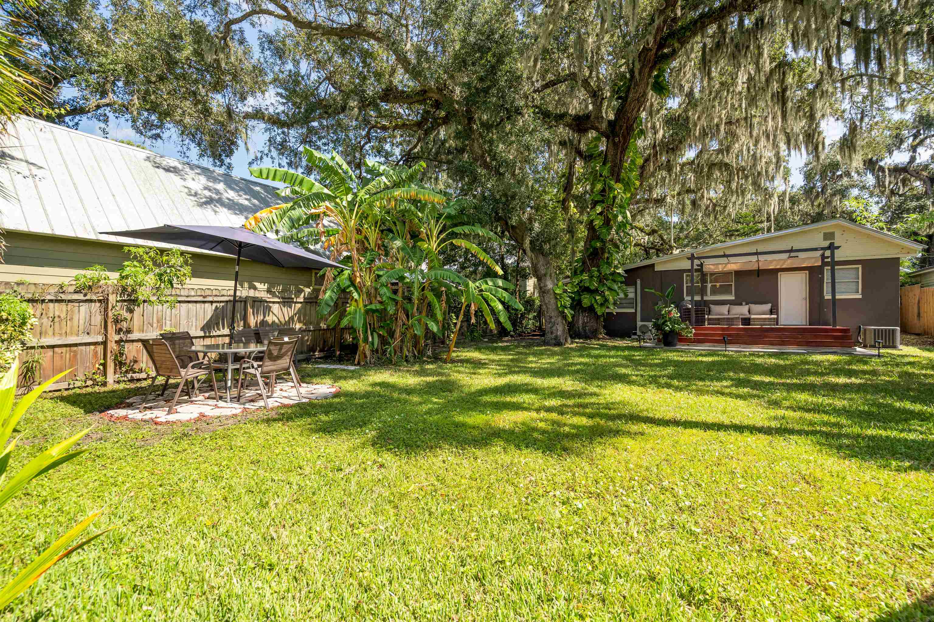 Image 5 of 44 For 28 Arenta St