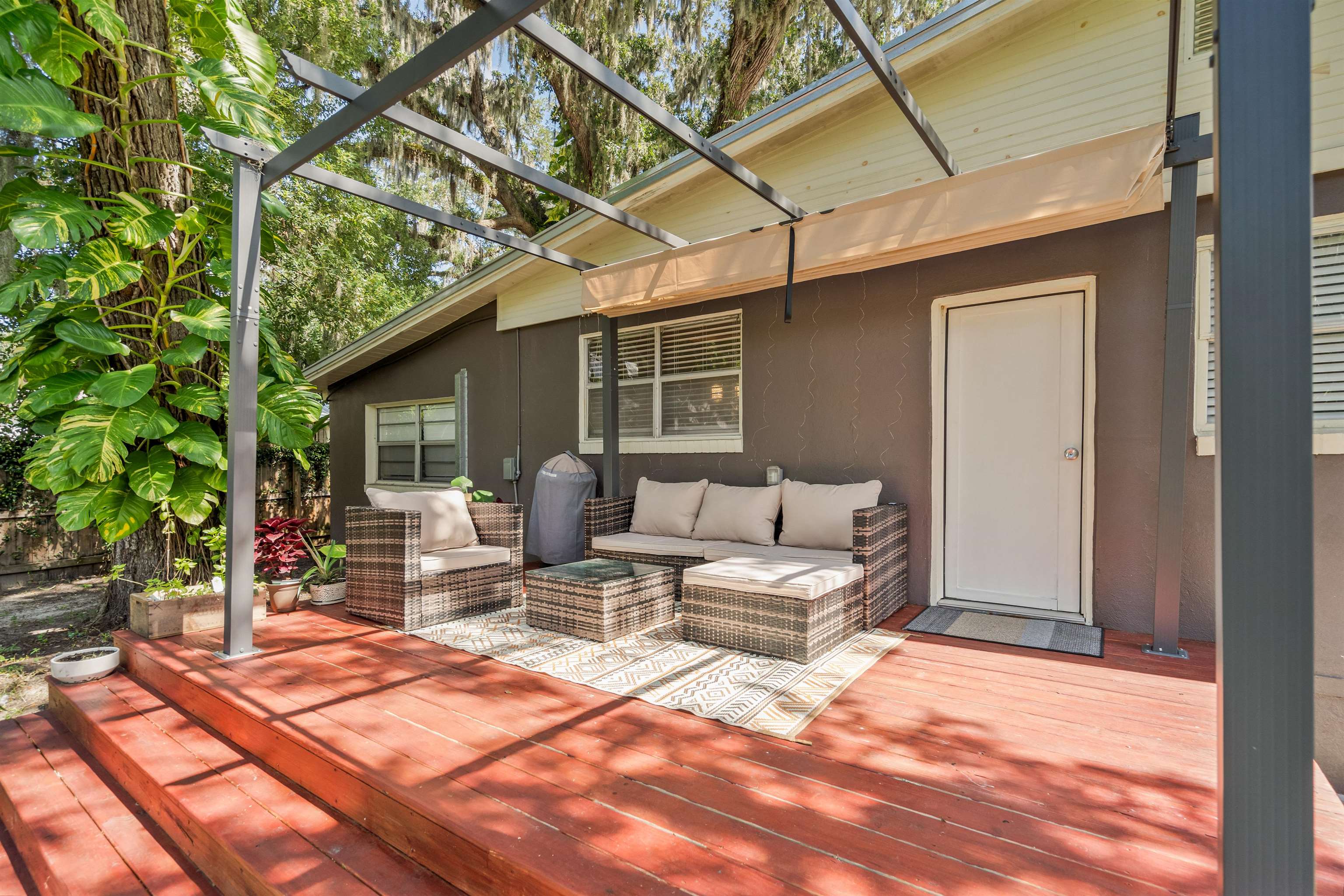 Image 8 of 44 For 28 Arenta St