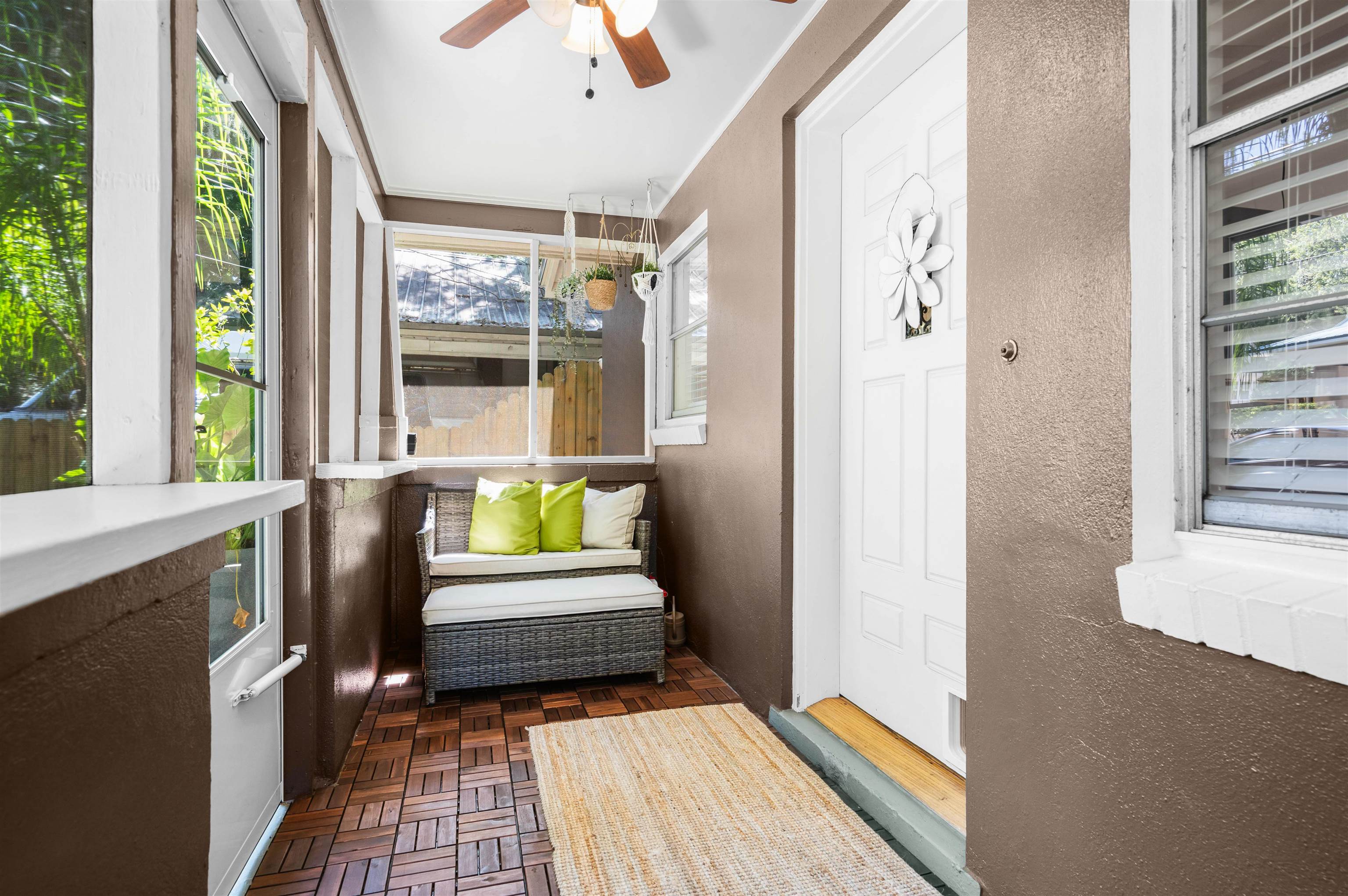 Image 9 of 44 For 28 Arenta St