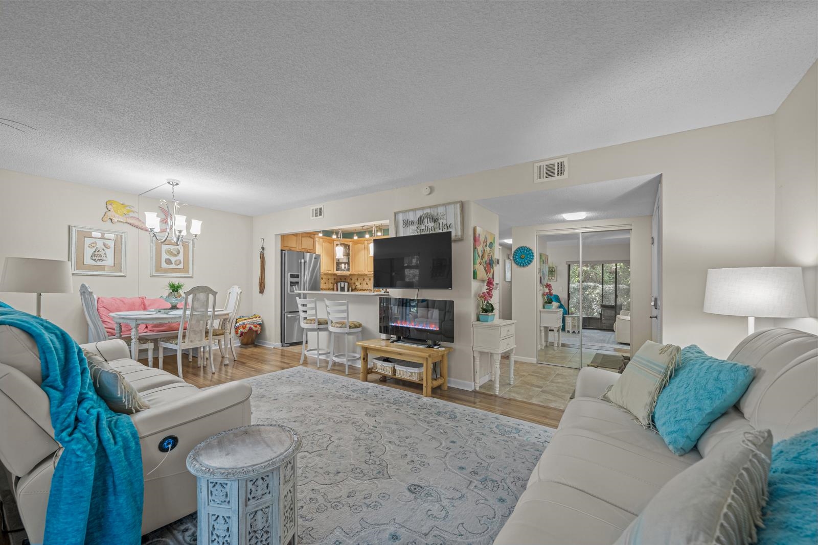 Image 10 of 52 For 37 Alcira Ct