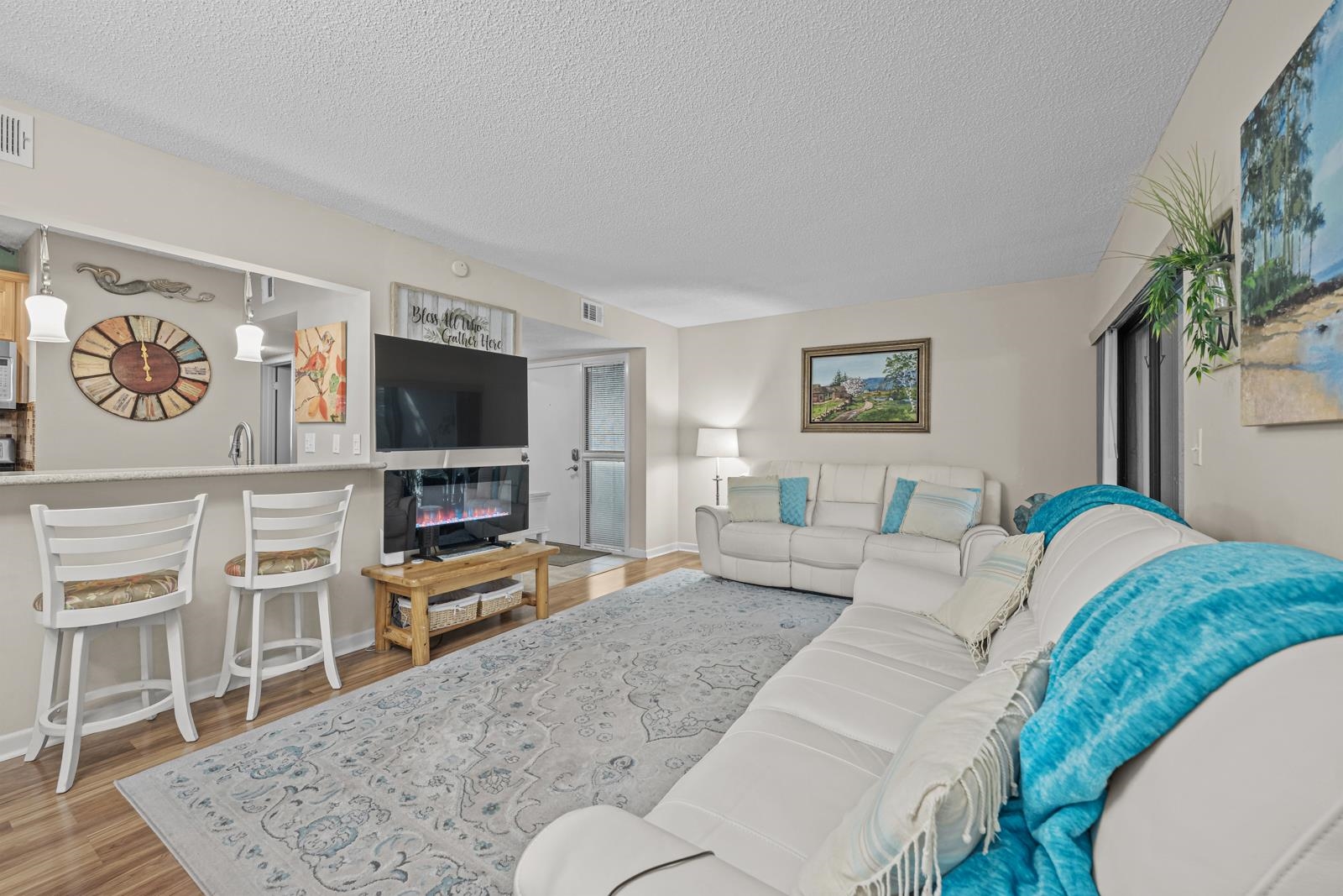 Image 11 of 52 For 37 Alcira Ct