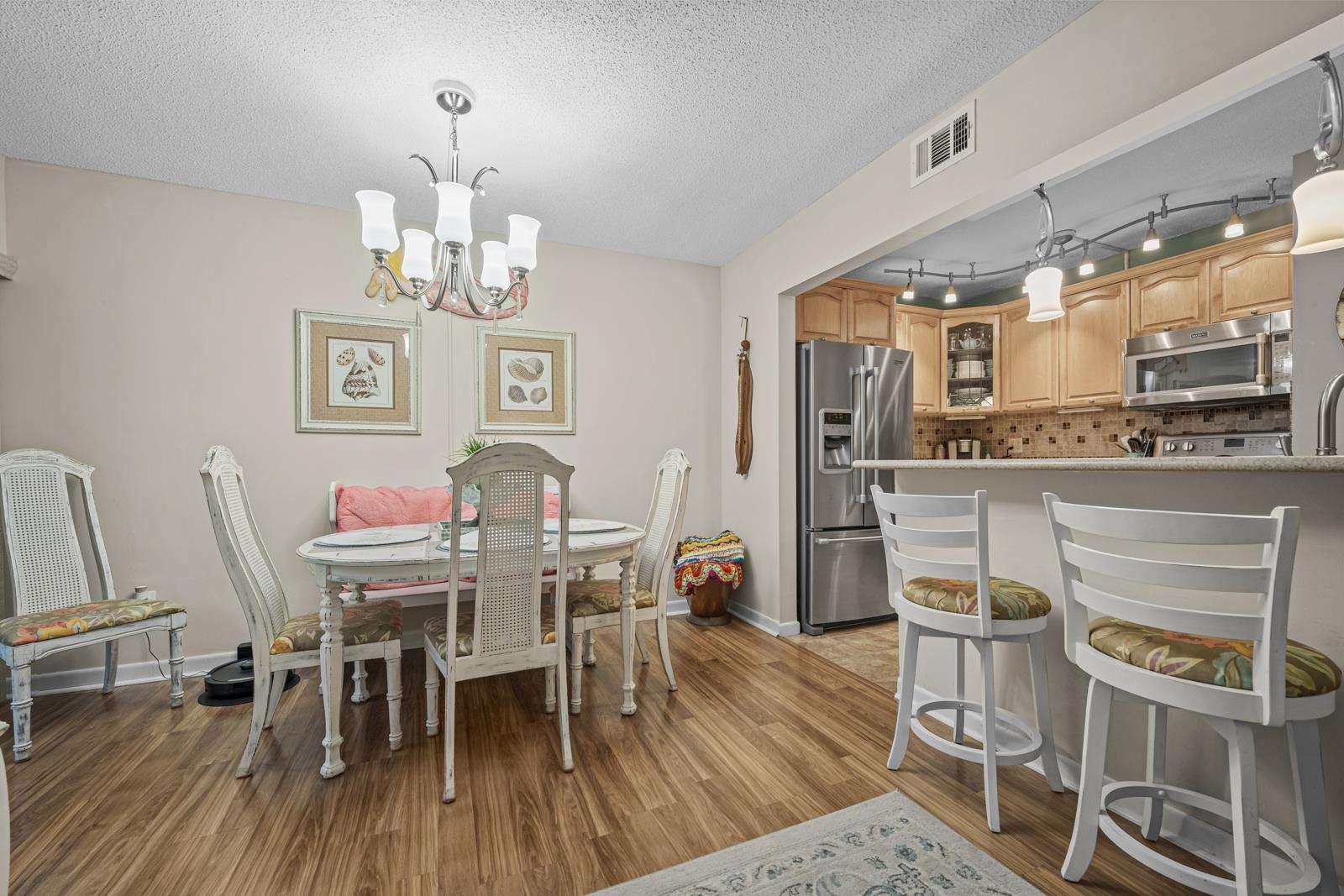 Image 18 of 52 For 37 Alcira Ct