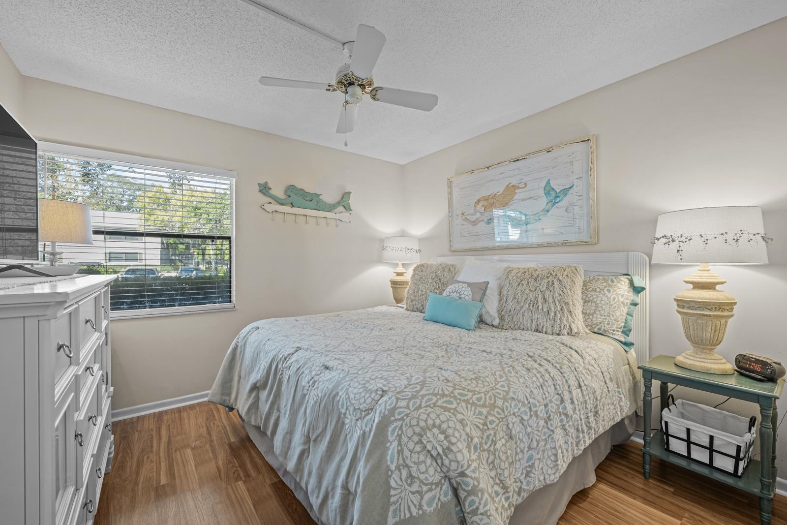 Image 22 of 52 For 37 Alcira Ct