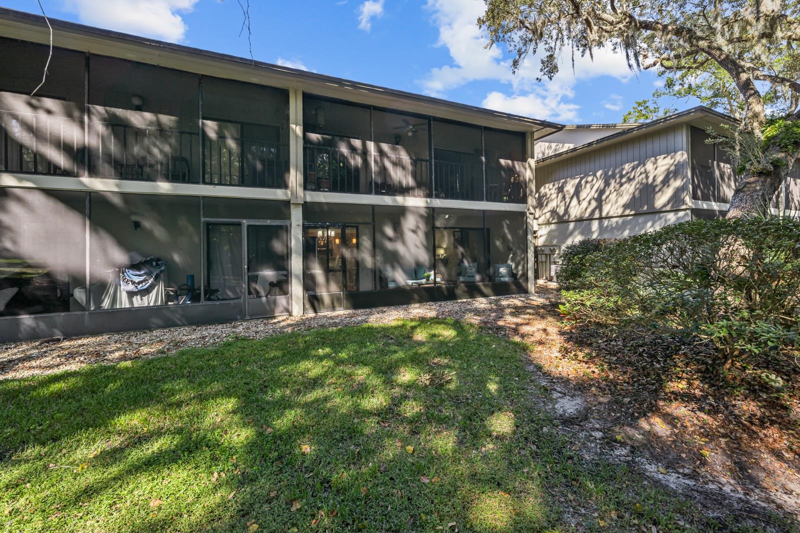 Image 28 of 52 For 37 Alcira Ct