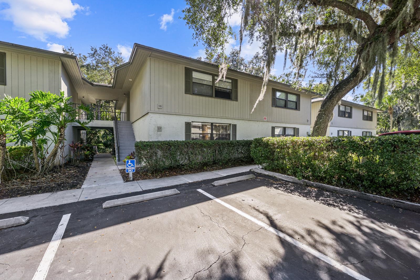 Image 3 of 52 For 37 Alcira Ct