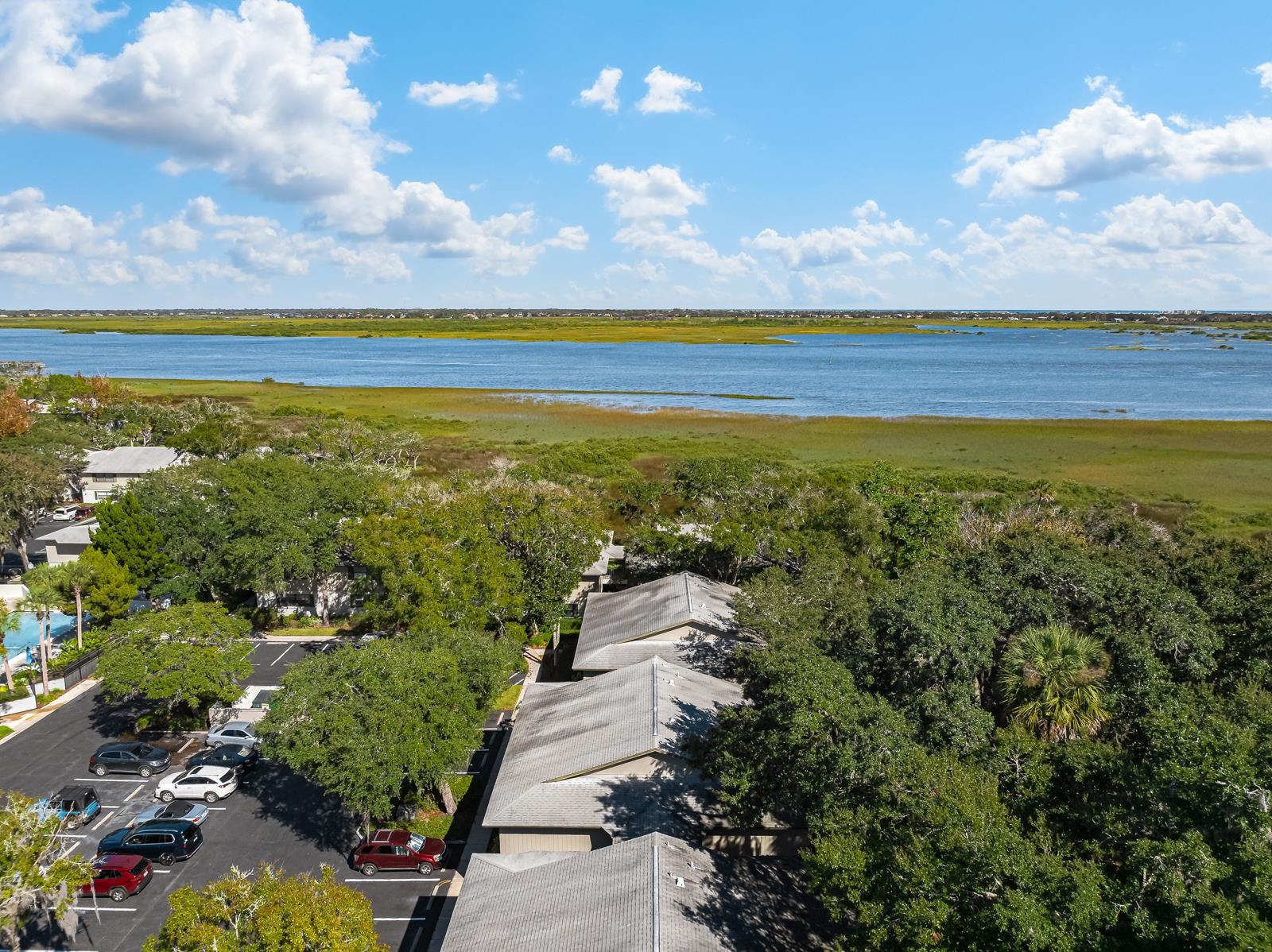 Image 37 of 52 For 37 Alcira Ct