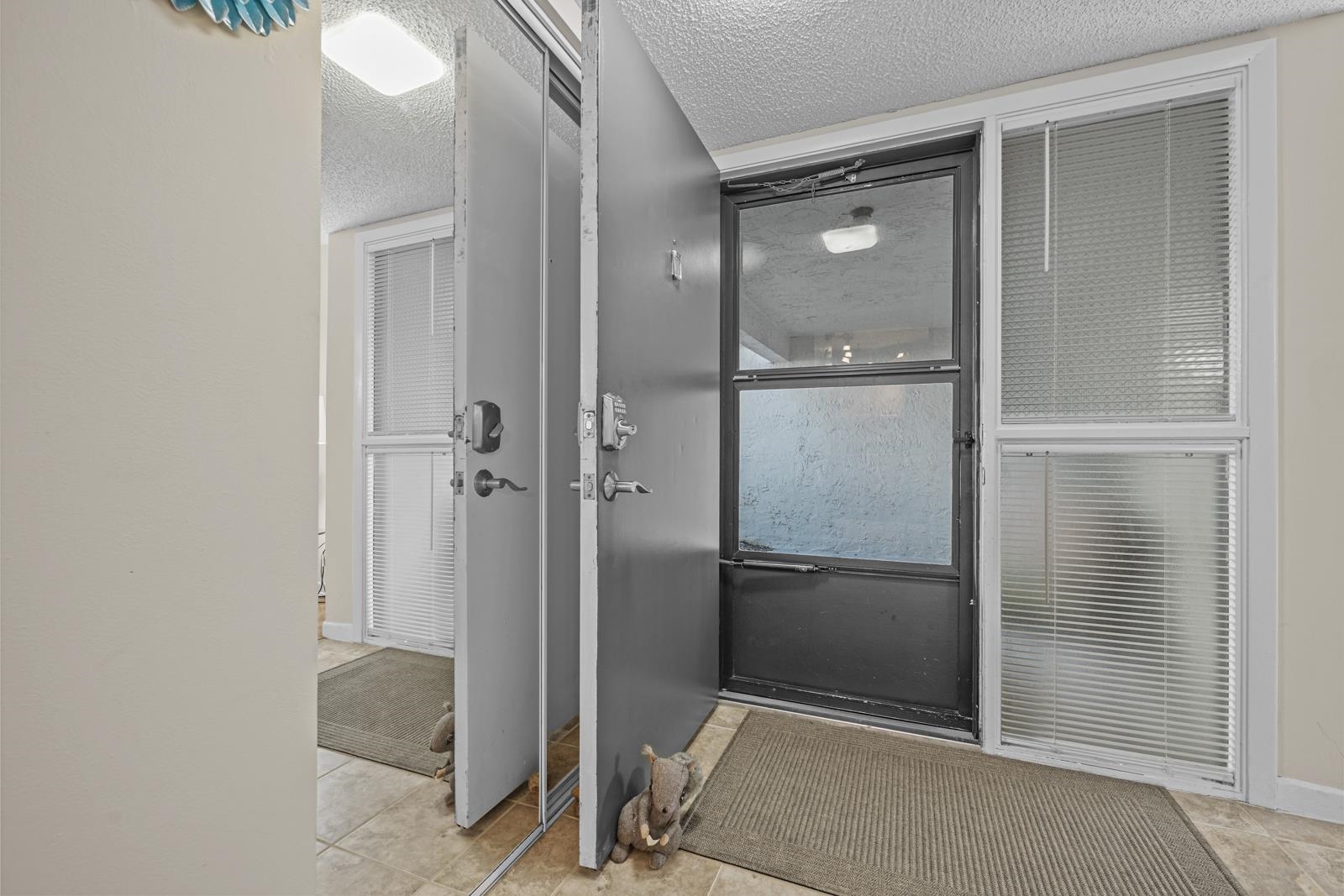 Image 7 of 52 For 37 Alcira Ct