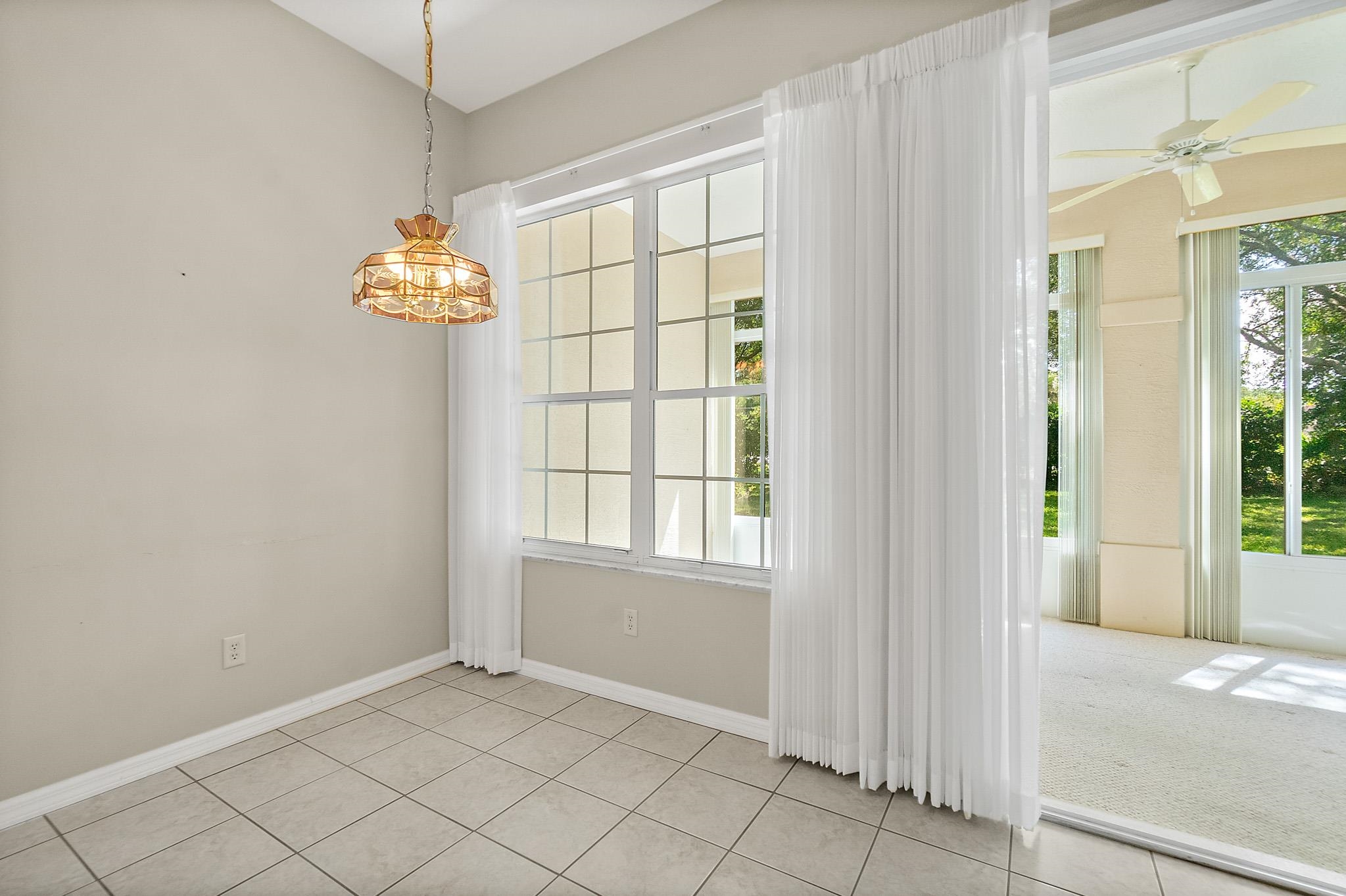 Image 10 of 33 For 10 Chatham Pl