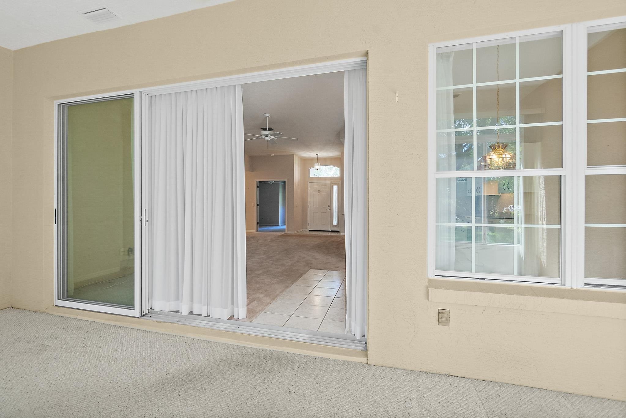 Image 18 of 33 For 10 Chatham Pl