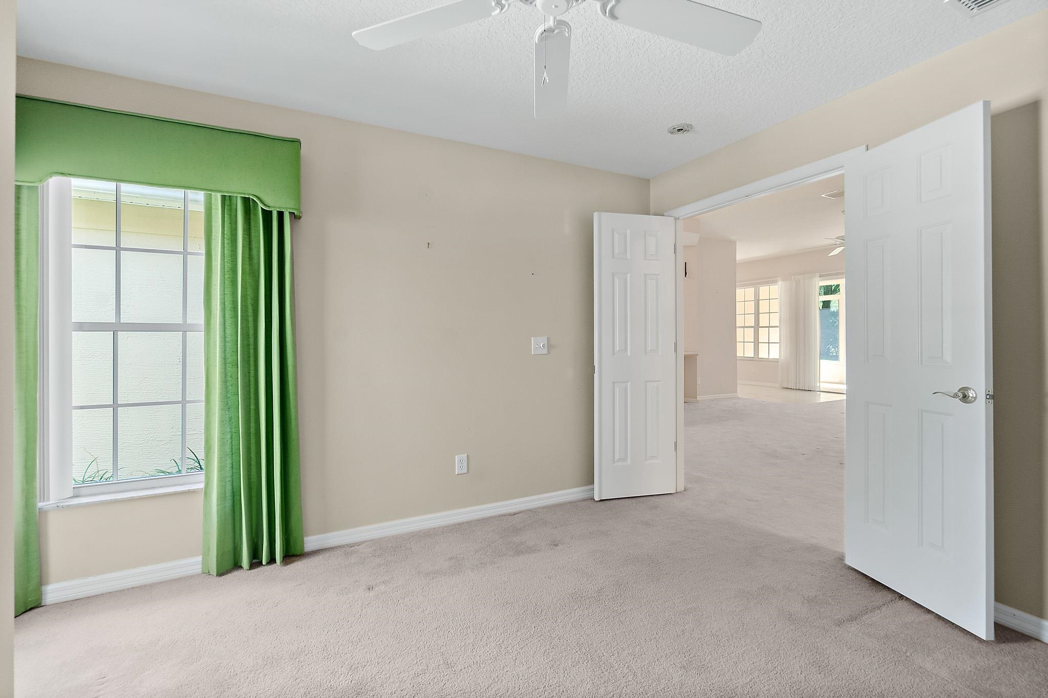 Image 20 of 33 For 10 Chatham Pl