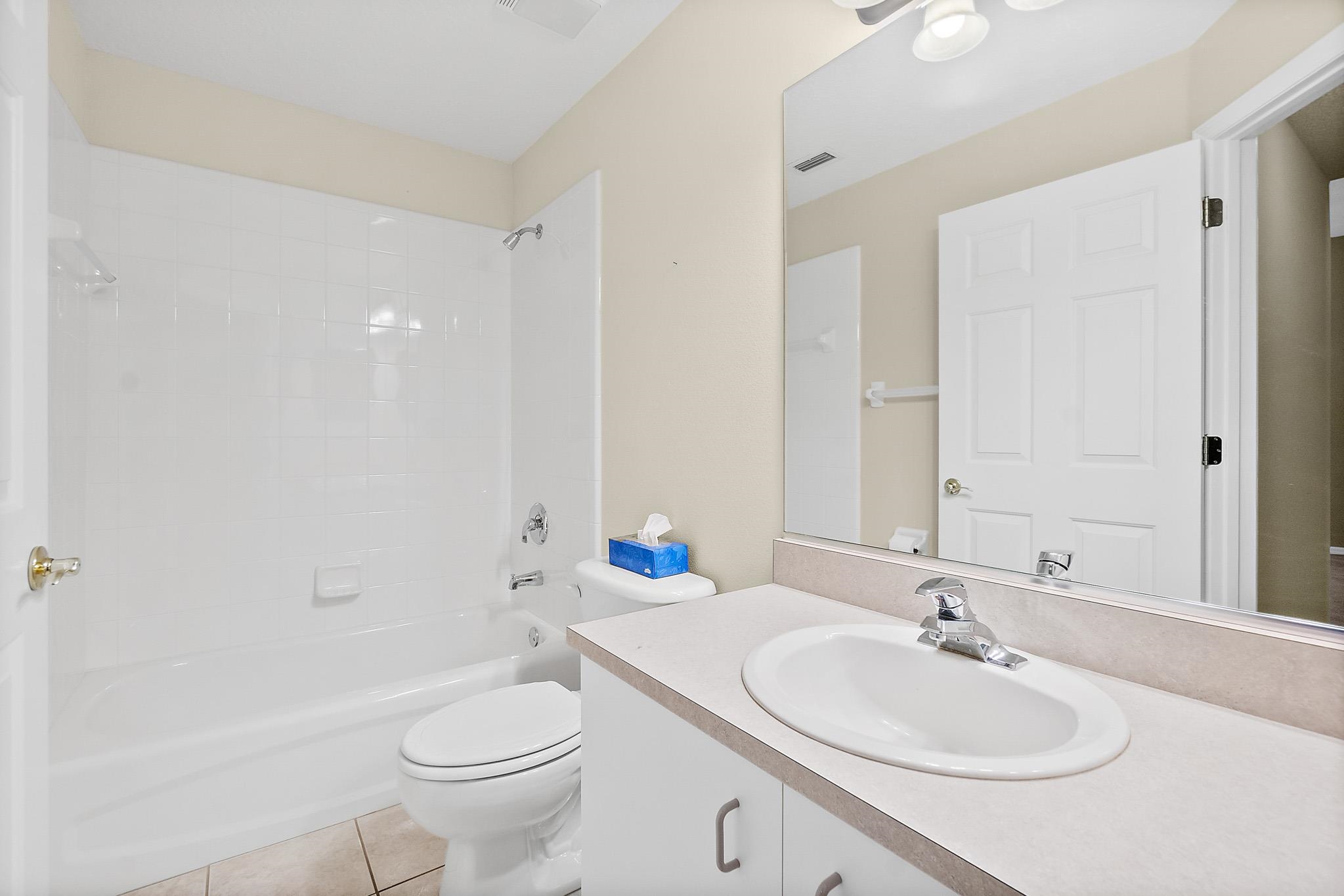 Image 21 of 33 For 10 Chatham Pl