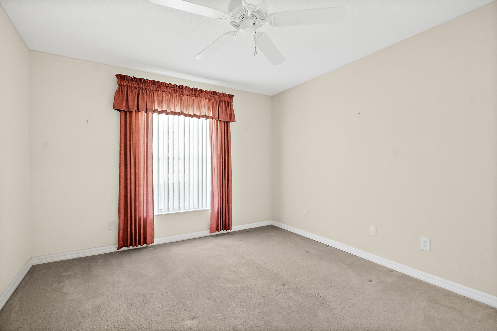 Image 22 of 33 For 10 Chatham Pl