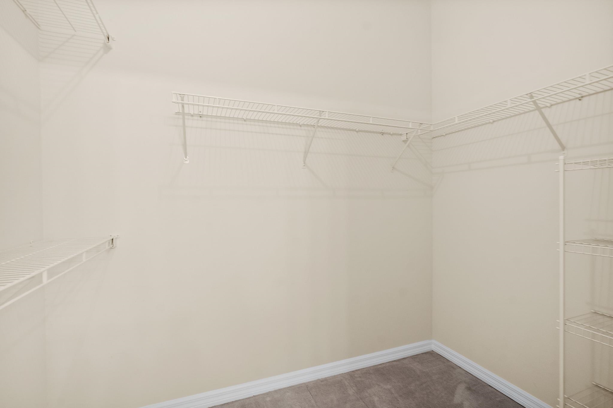 Image 29 of 33 For 10 Chatham Pl