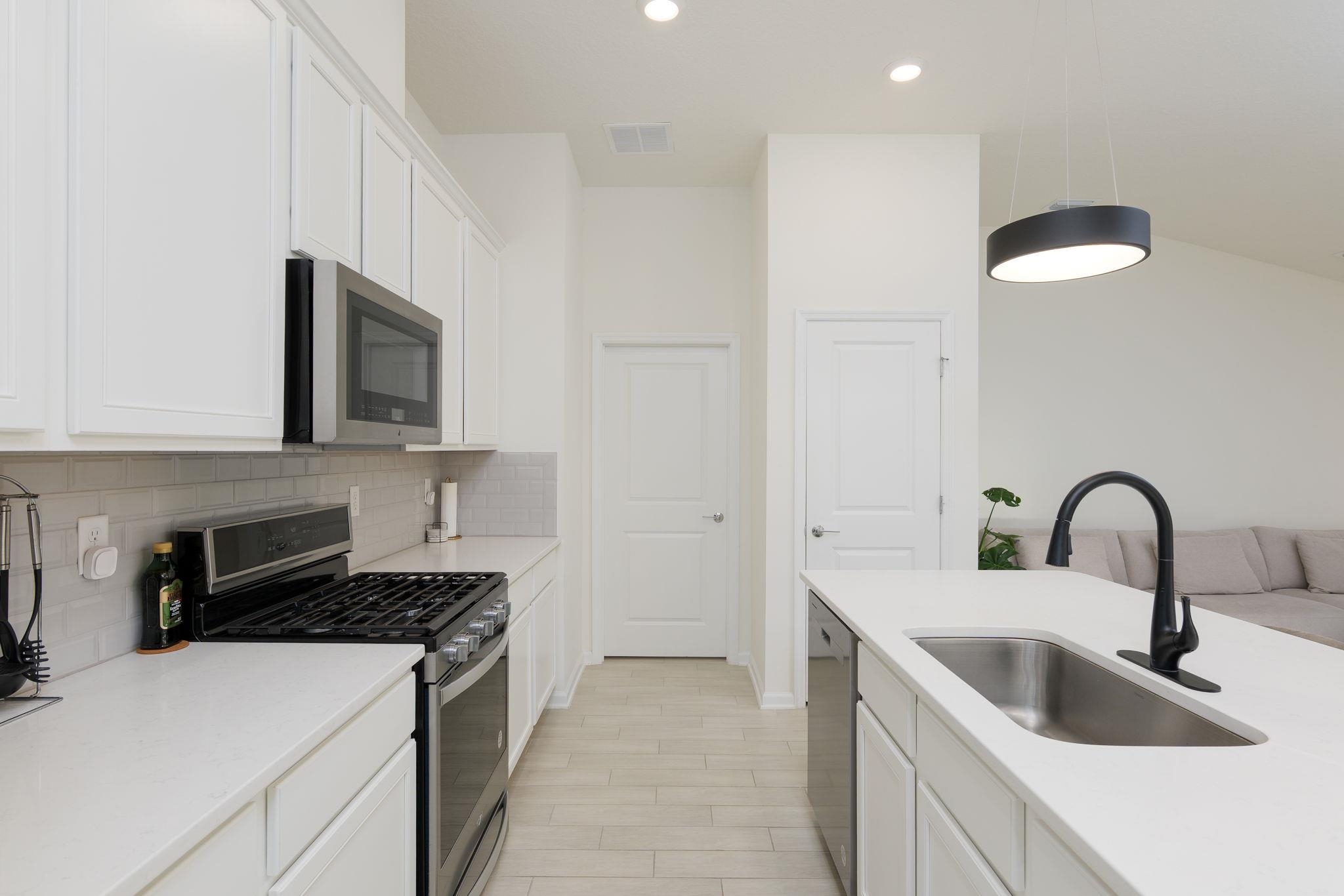 Image 14 of 43 For 28 Peace River Rd