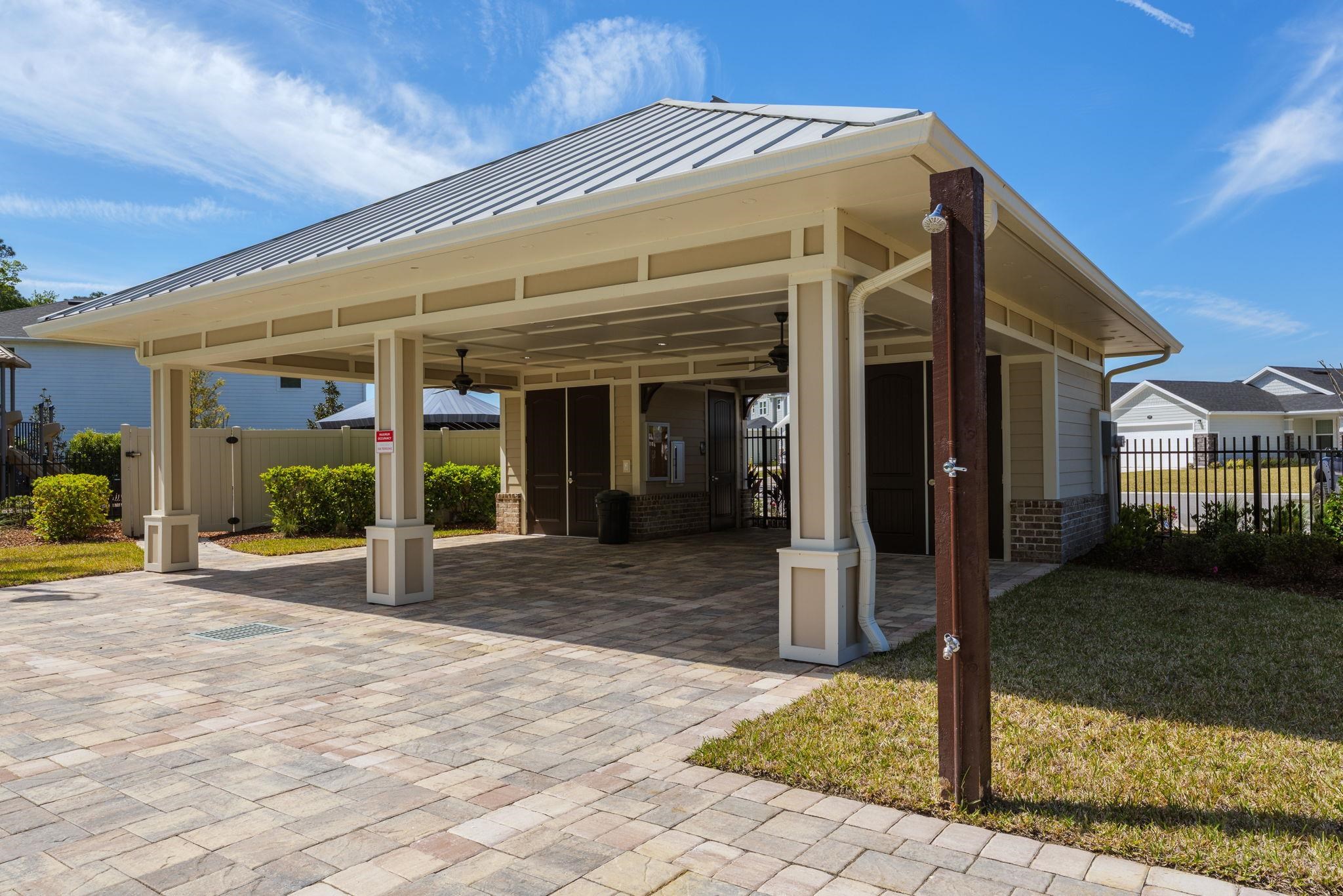 Image 3 of 43 For 28 Peace River Rd