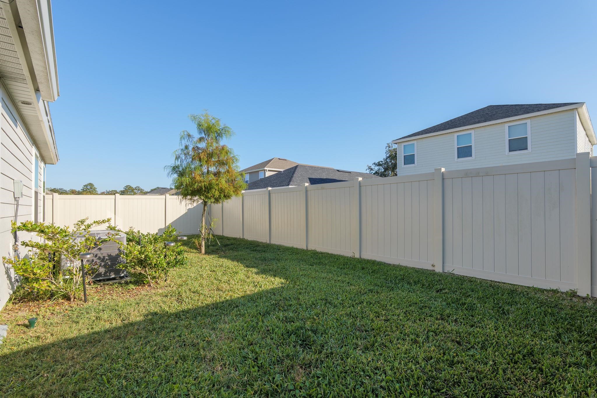 Image 33 of 43 For 28 Peace River Rd