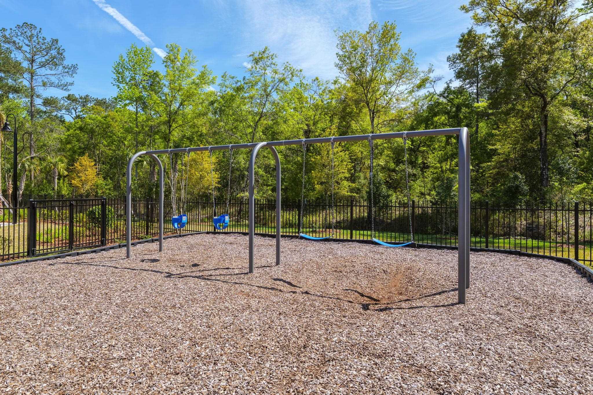 Image 5 of 43 For 28 Peace River Rd