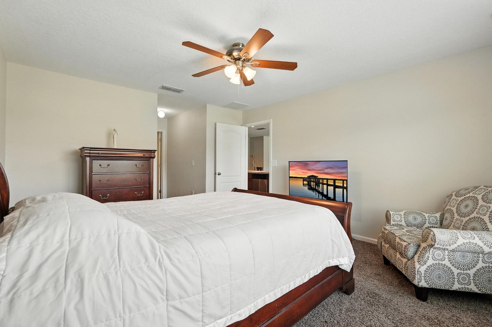 Image 19 of 59 For 119 Fairway Ct