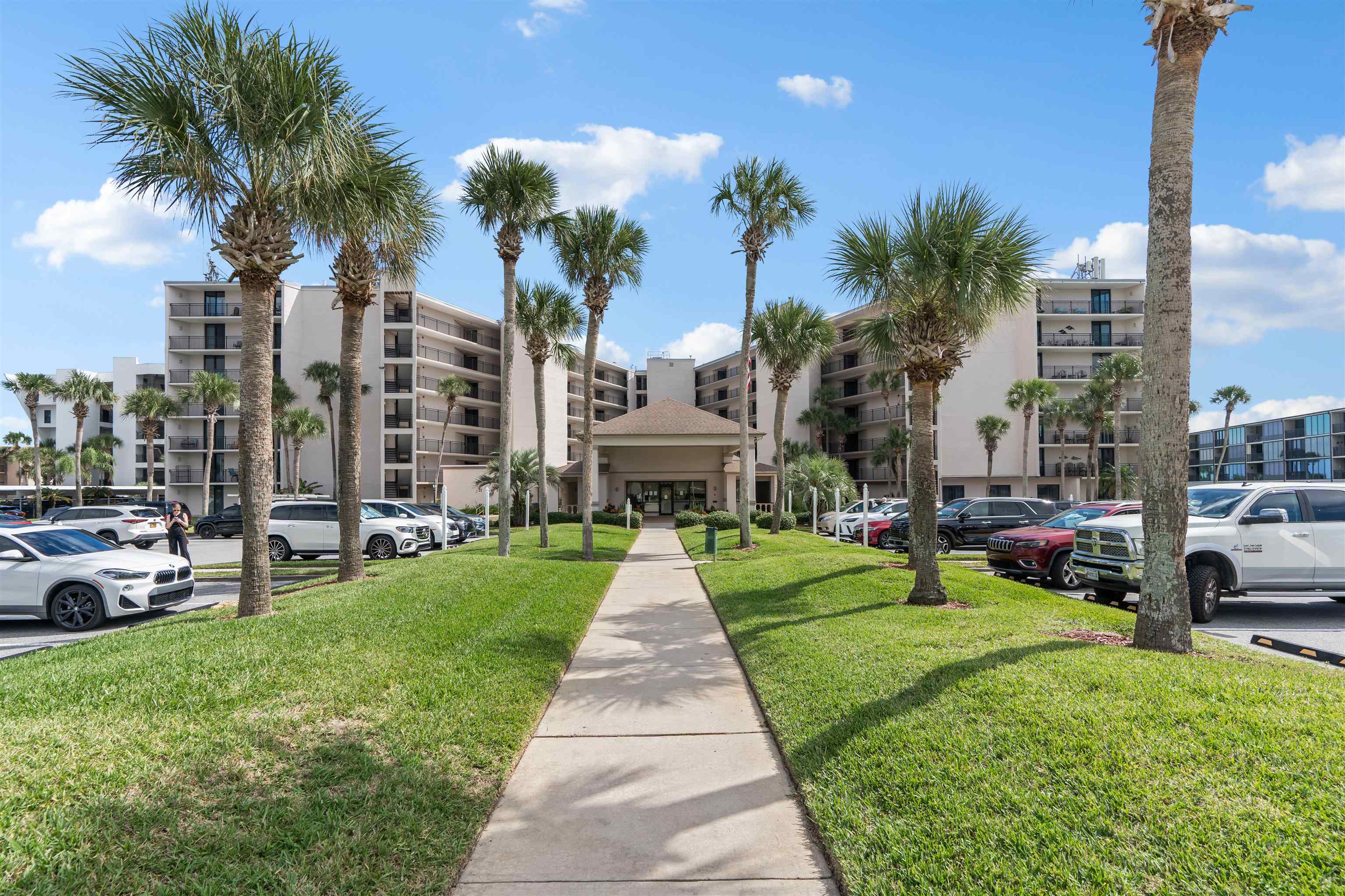 Image 18 of 69 For 2 Dondanville Rd  207