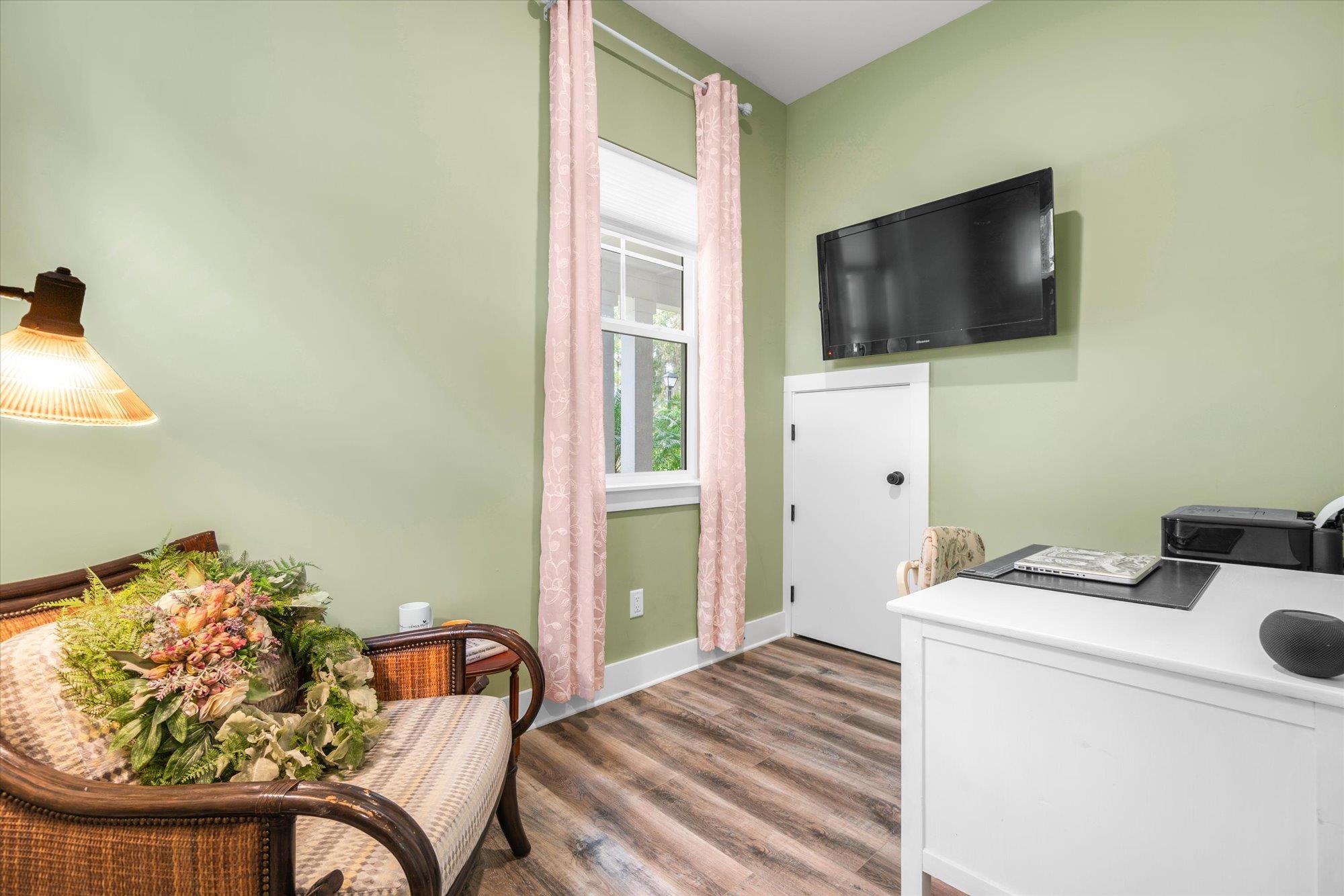 Image 27 of 68 For 29318 Grandview Manor