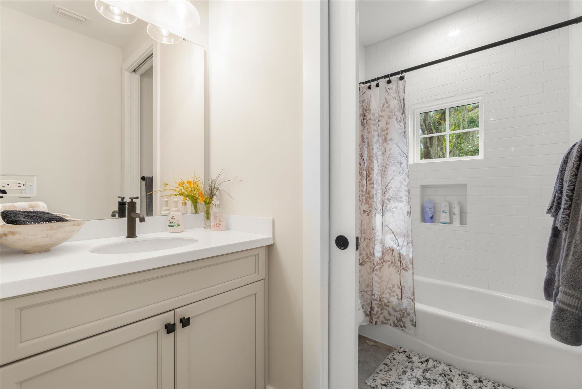 Image 39 of 68 For 29318 Grandview Manor