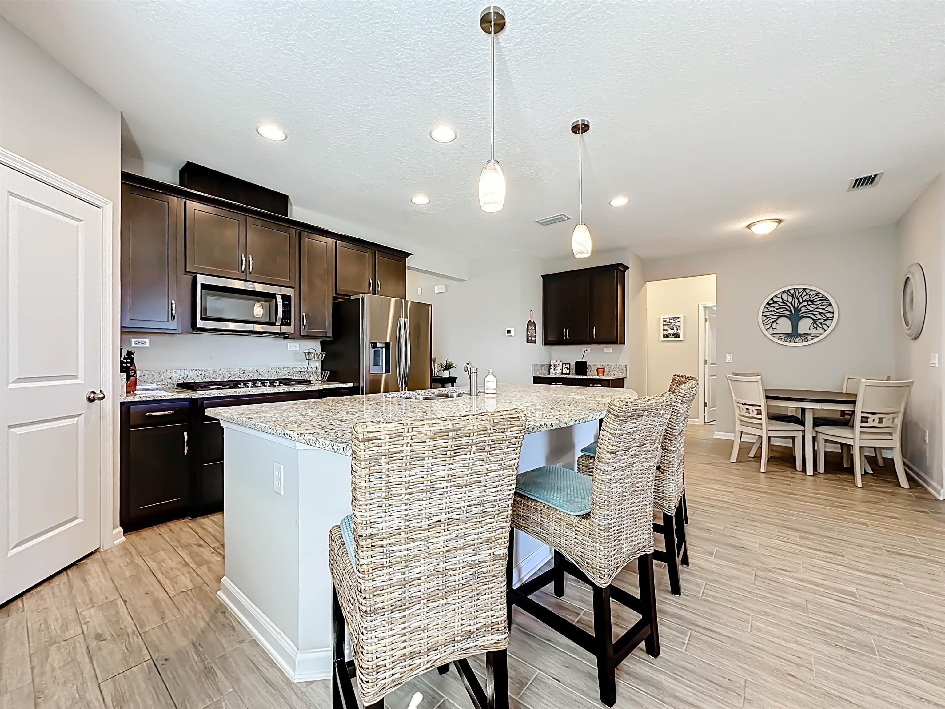 Image 16 of 49 For 126 Goodhope Ct