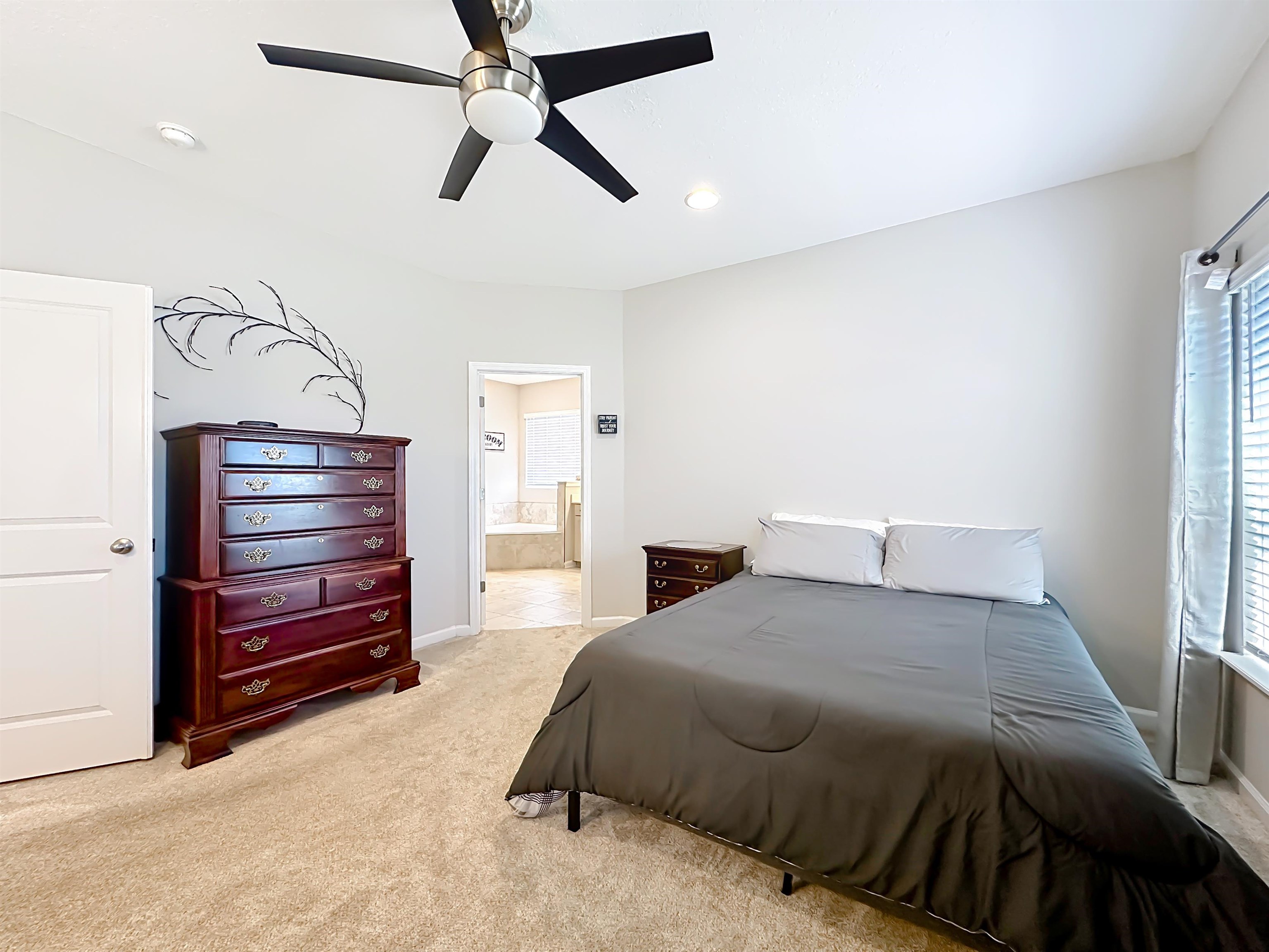 Image 23 of 49 For 126 Goodhope Ct