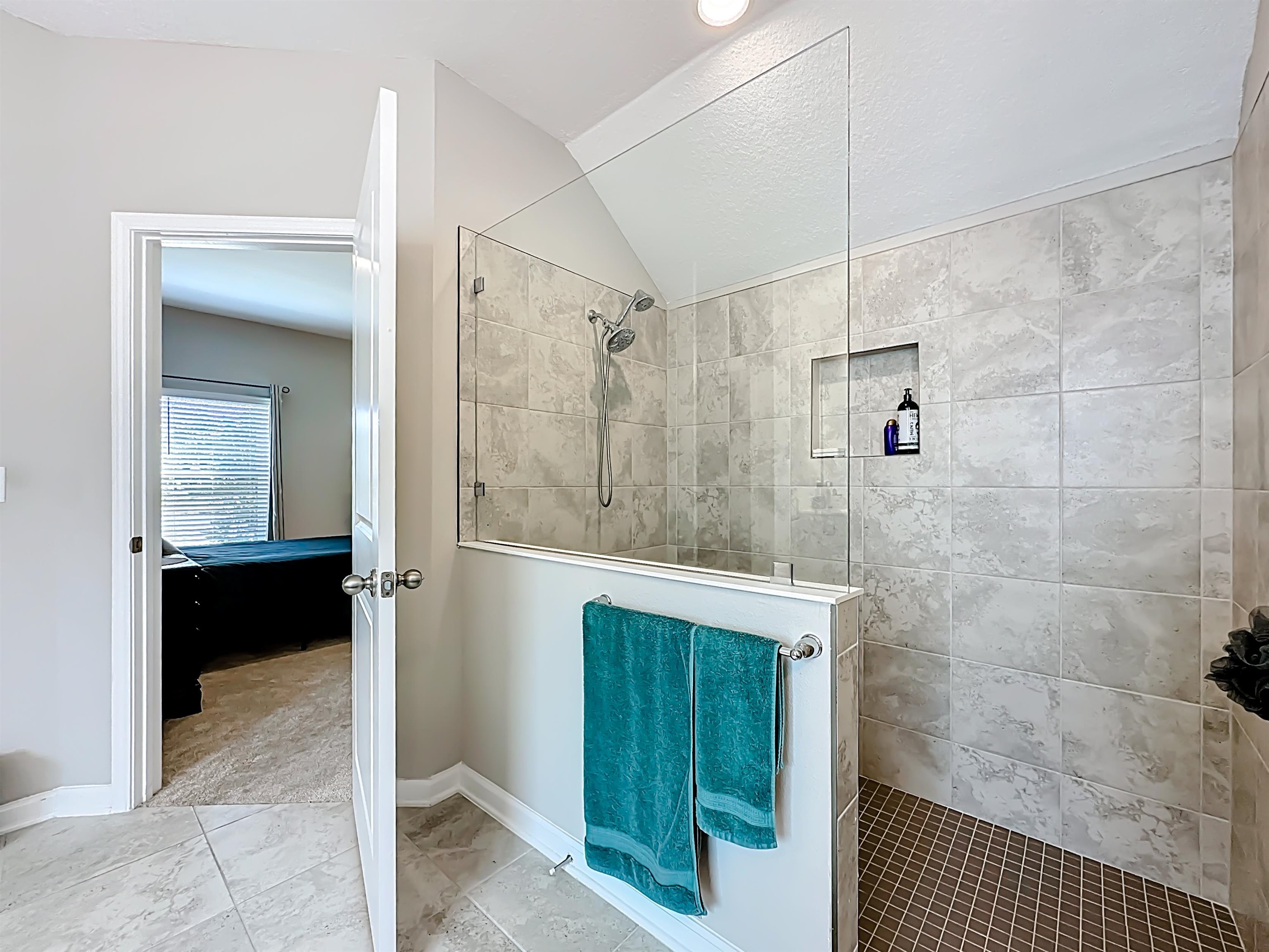 Image 26 of 49 For 126 Goodhope Ct