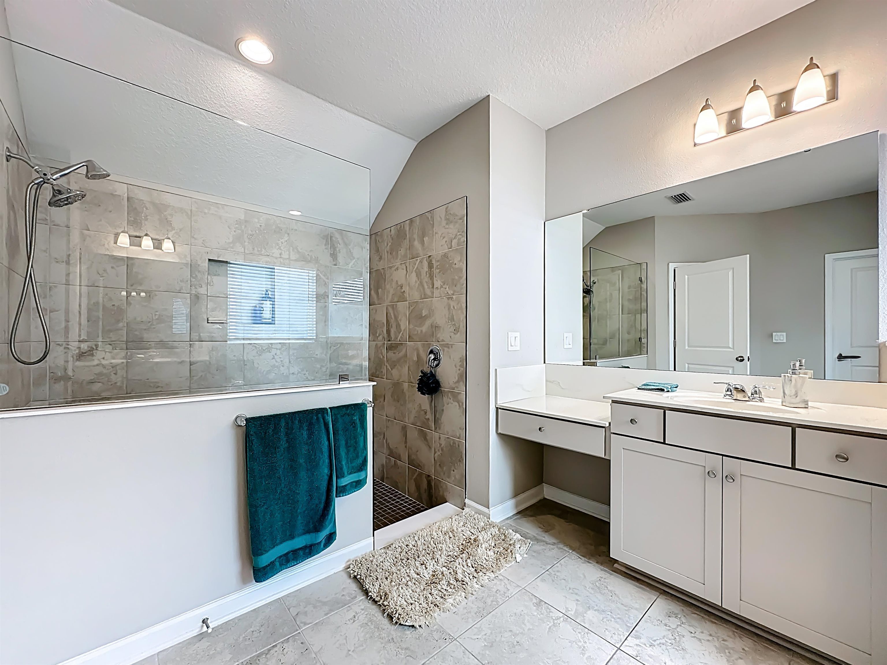 Image 27 of 49 For 126 Goodhope Ct