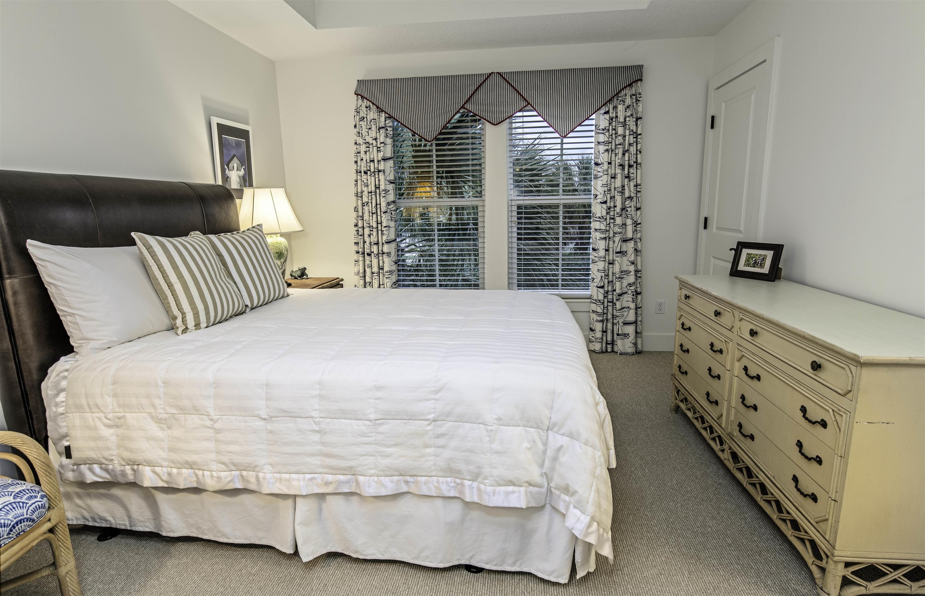 Image 20 of 39 For 200 12th St  