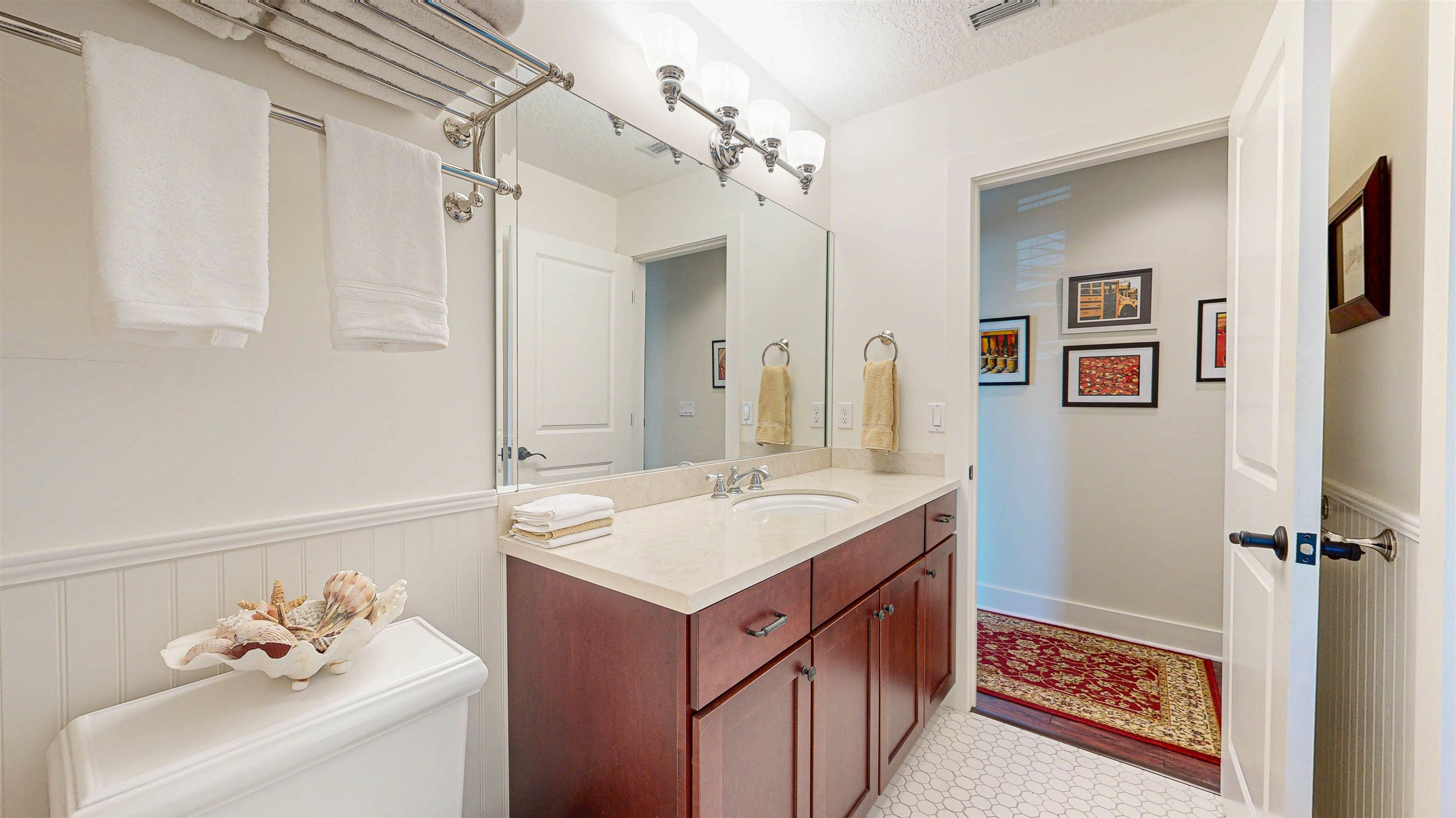 Image 23 of 39 For 200 12th St  