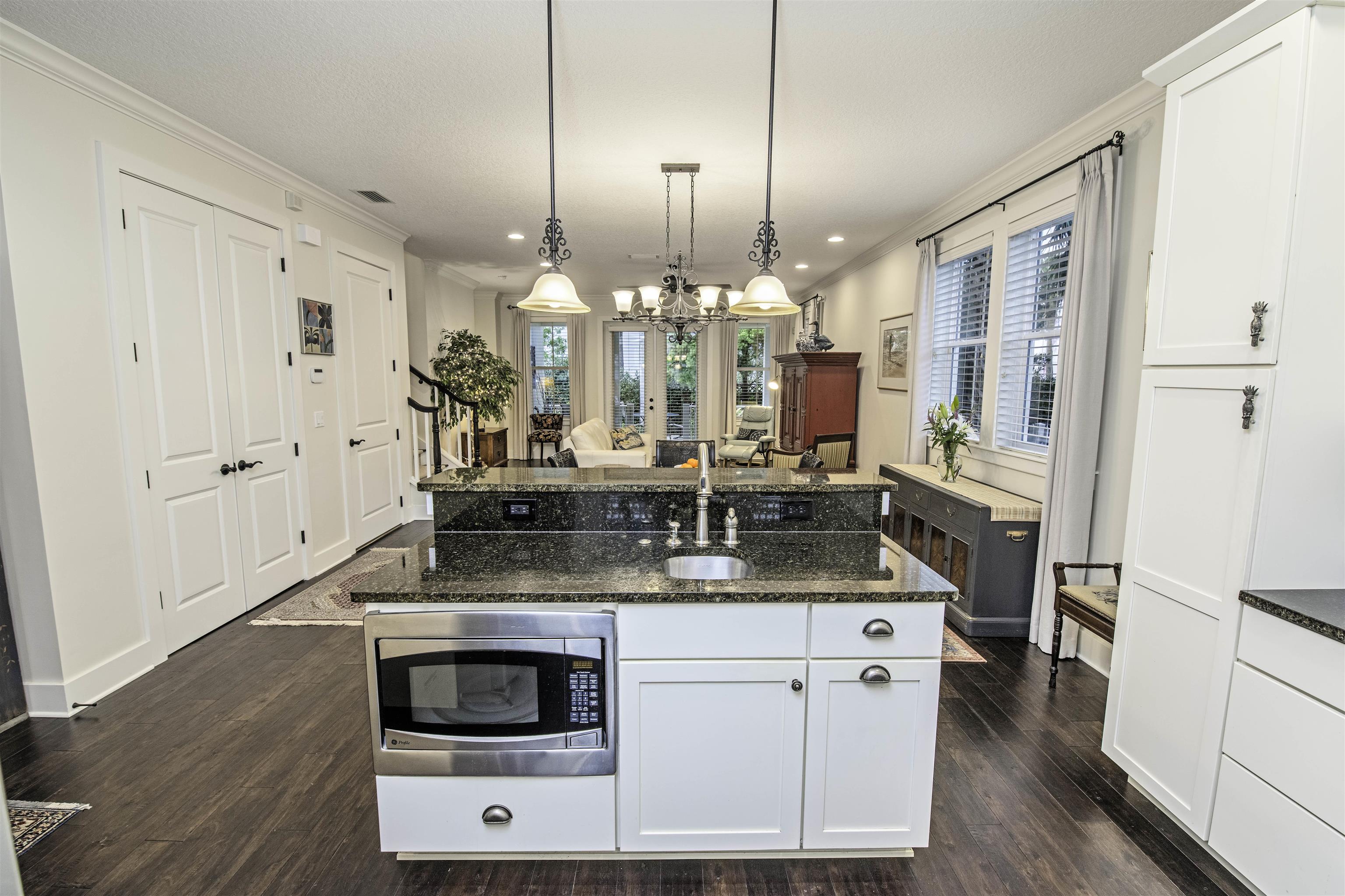 Image 9 of 39 For 200 12th St  