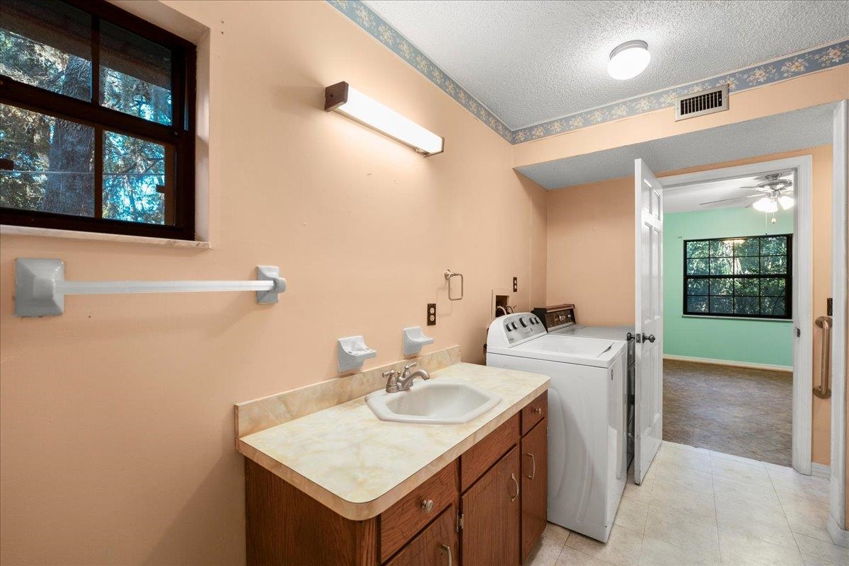 Image 14 of 42 For 3136 Country Creek Ln