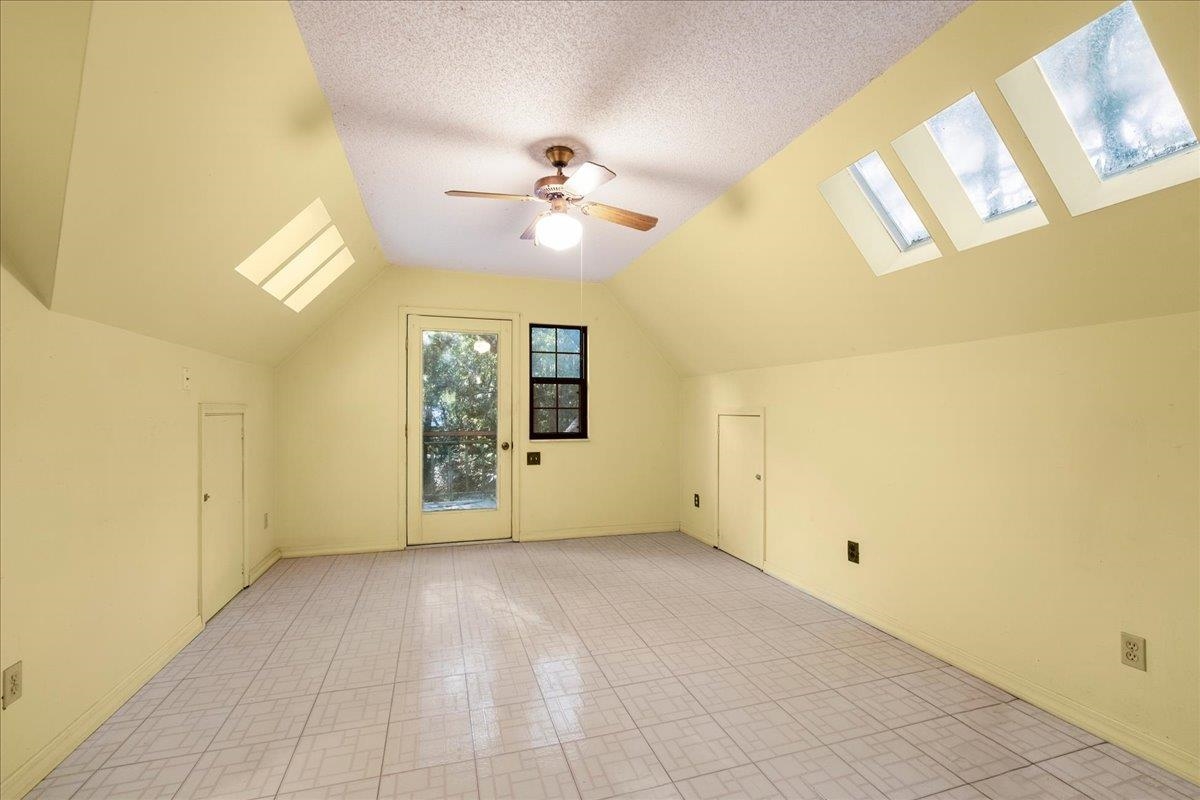 Image 17 of 42 For 3136 Country Creek Ln