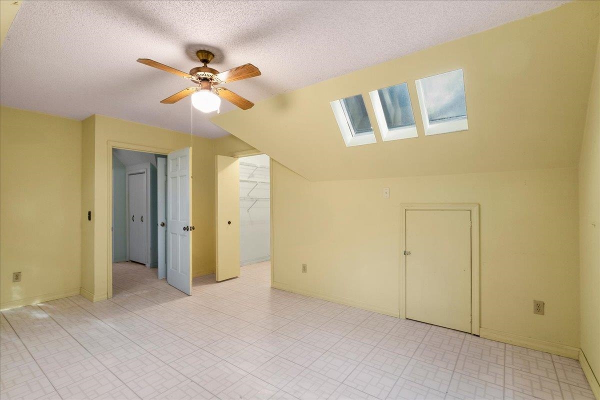 Image 18 of 42 For 3136 Country Creek Ln