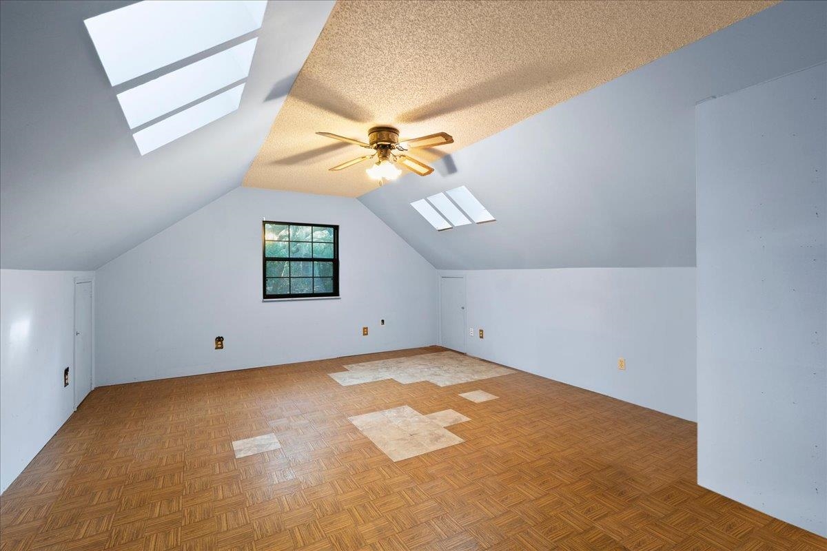 Image 23 of 42 For 3136 Country Creek Ln