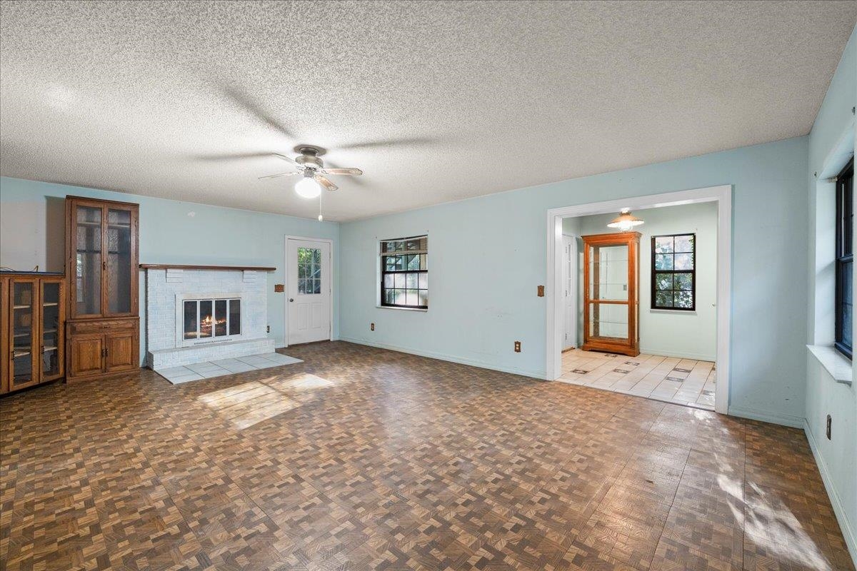 Image 6 of 42 For 3136 Country Creek Ln