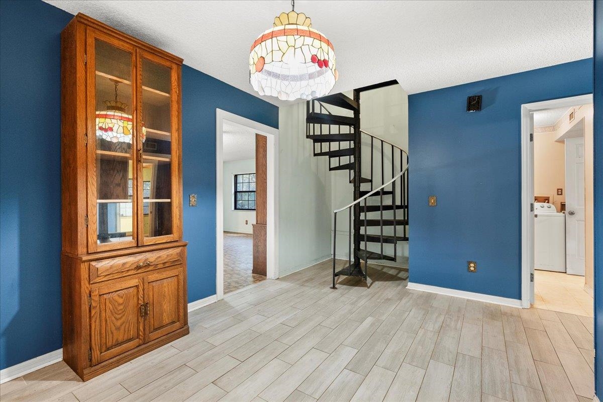 Image 9 of 42 For 3136 Country Creek Ln