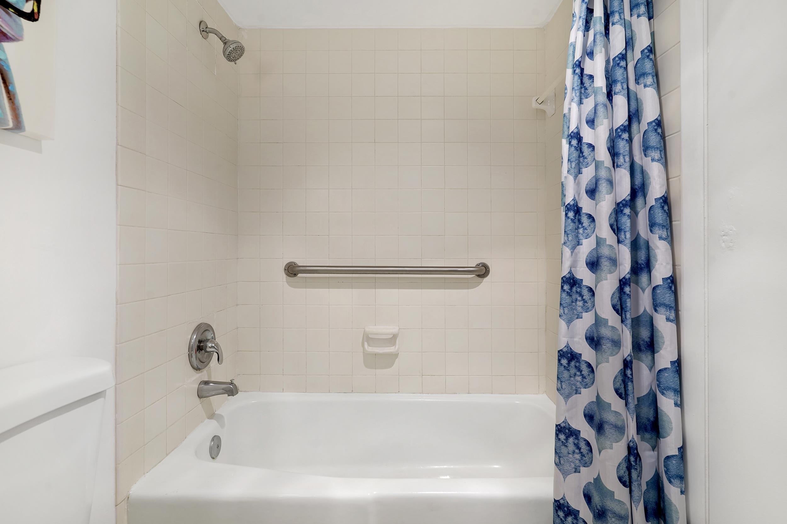 Image 11 of 21 For 600 Domenico Cir  C1