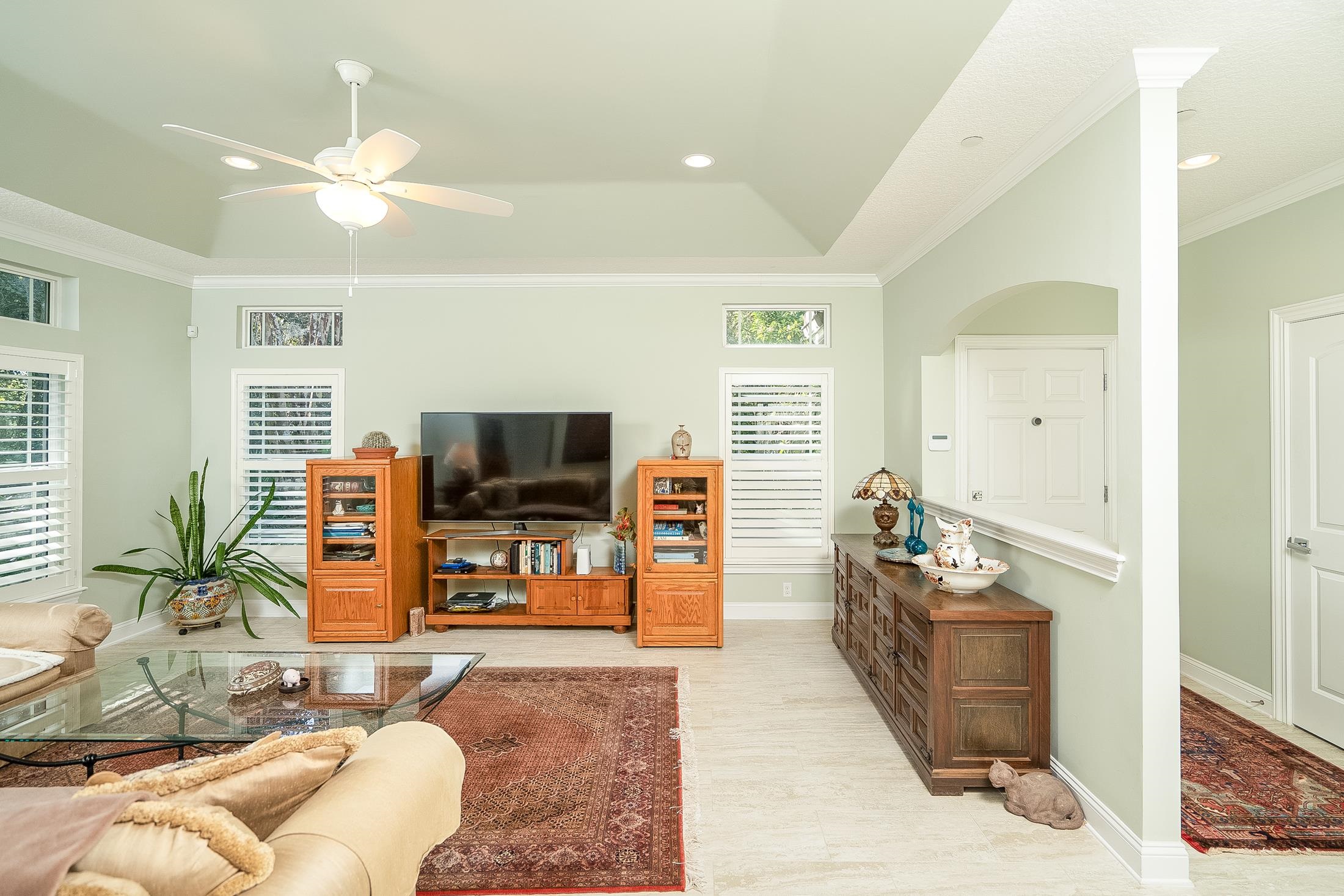 Image 11 of 99 For 264 Seloy Dr