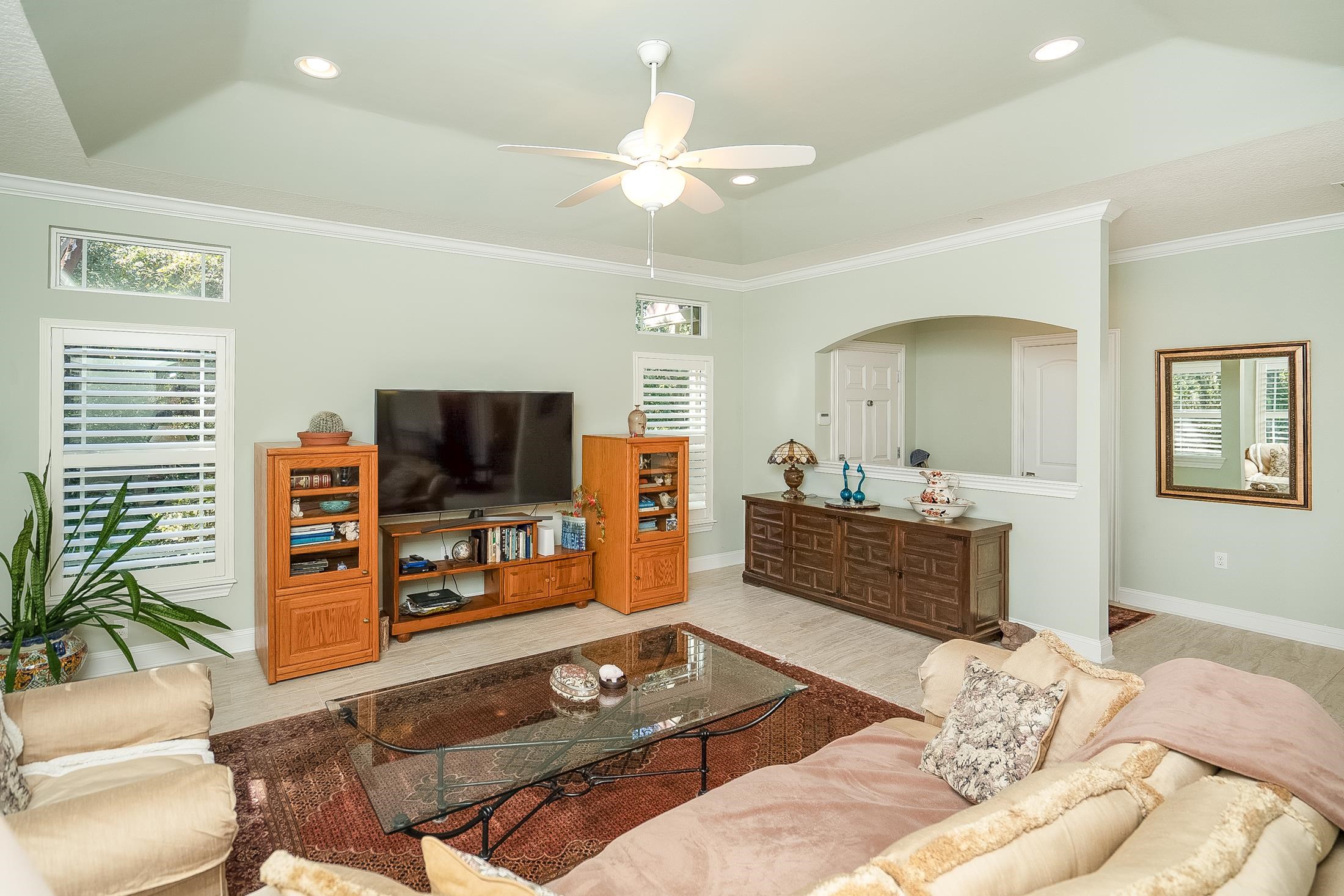 Image 12 of 99 For 264 Seloy Dr