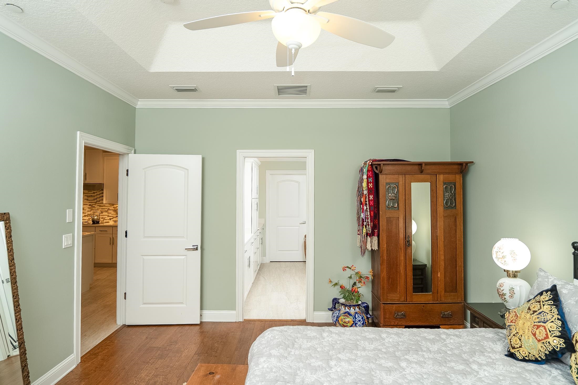 Image 37 of 99 For 264 Seloy Dr