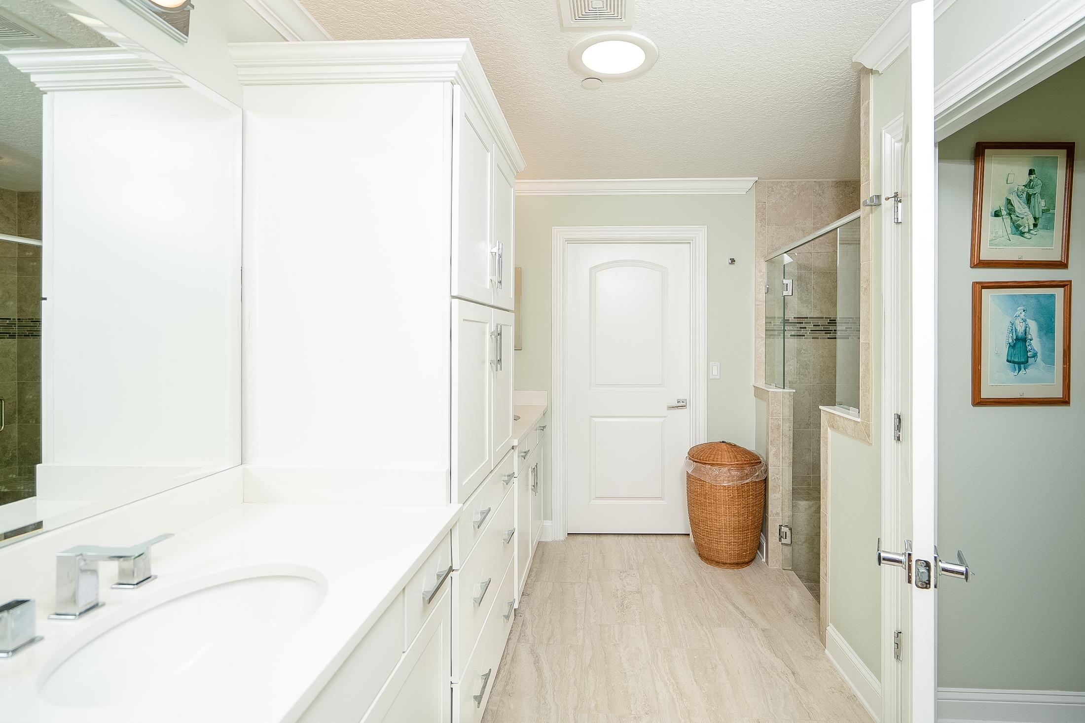 Image 39 of 99 For 264 Seloy Dr