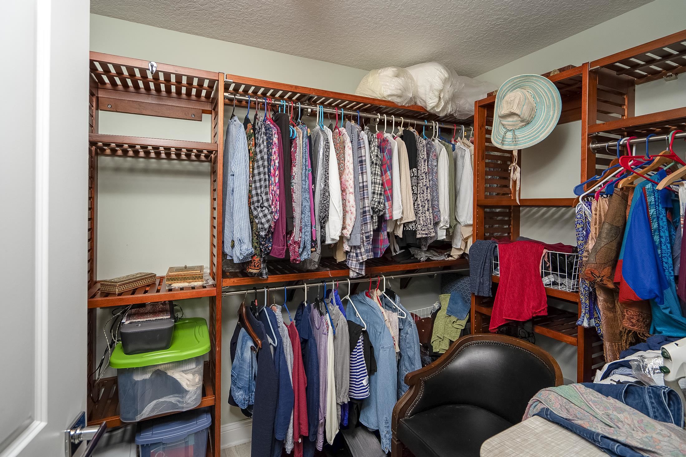 Image 41 of 99 For 264 Seloy Dr