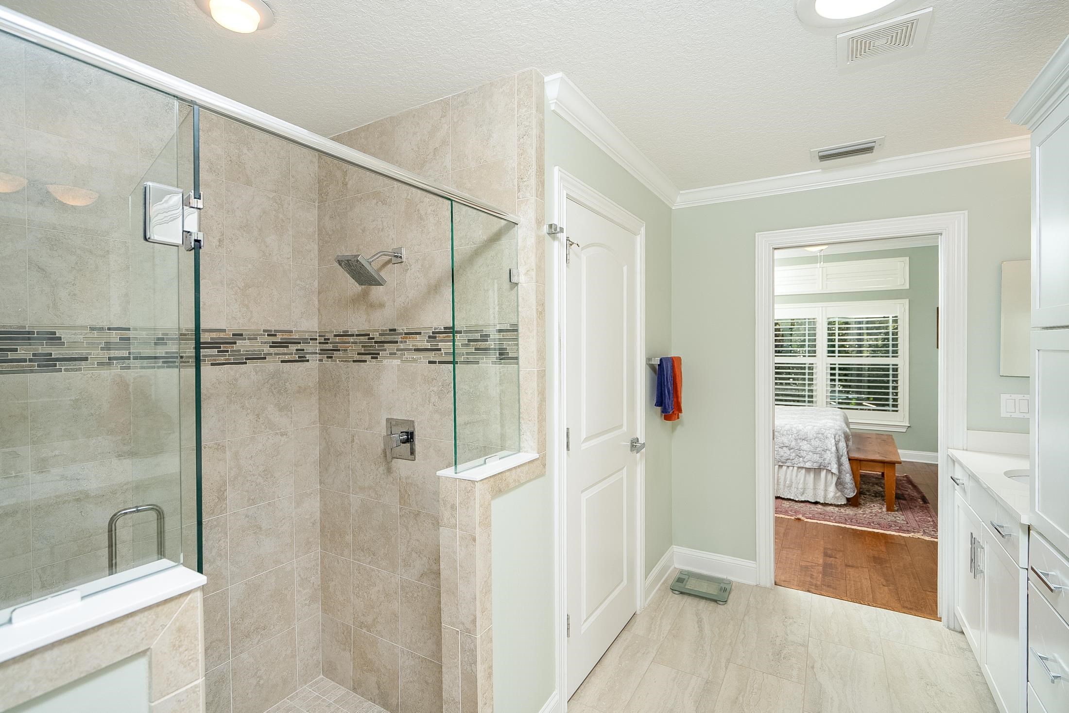 Image 43 of 99 For 264 Seloy Dr