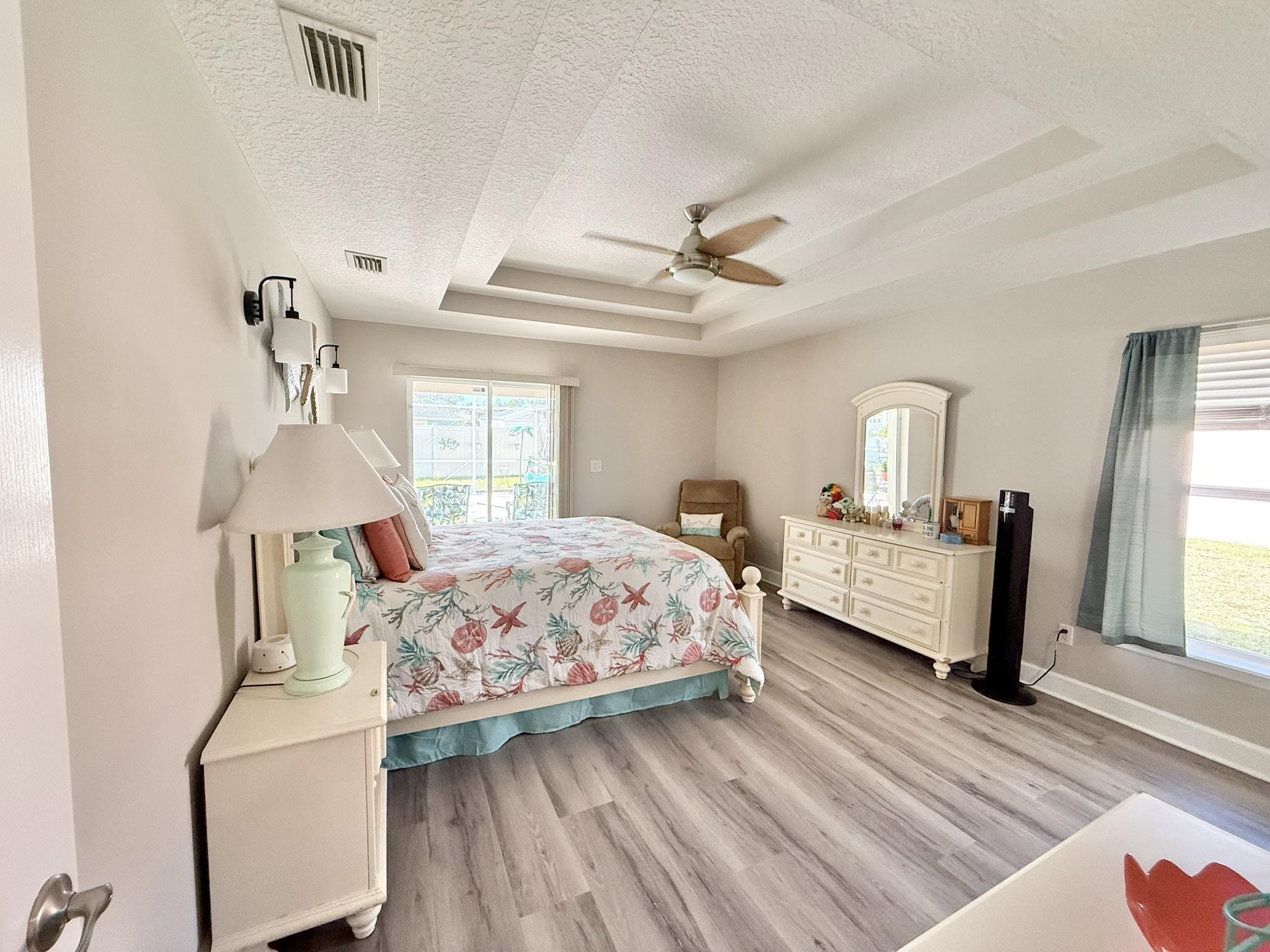 Image 16 of 61 For 209 Saranac Ln