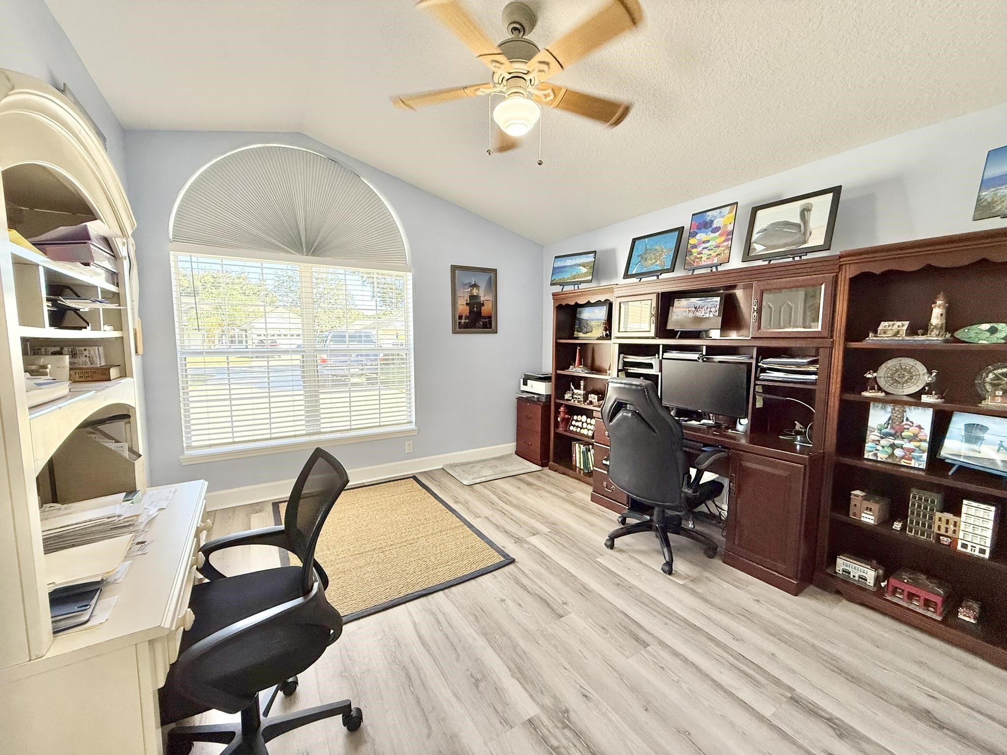 Image 23 of 61 For 209 Saranac Ln